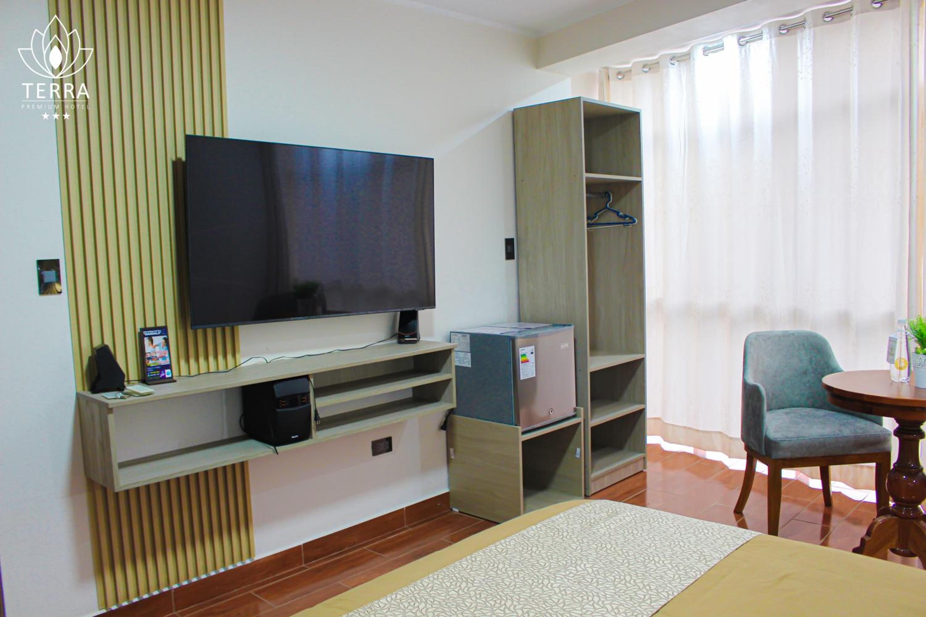 Deluxe Family Room photo 2