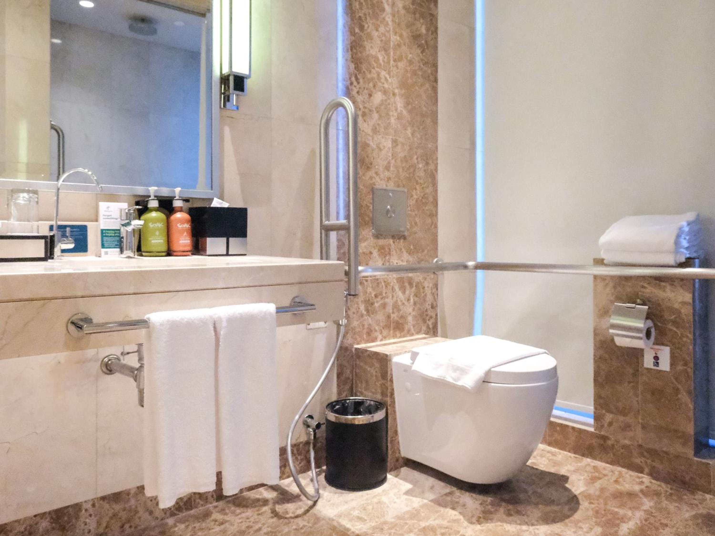 Standard Queen Room - Accessible photo 2