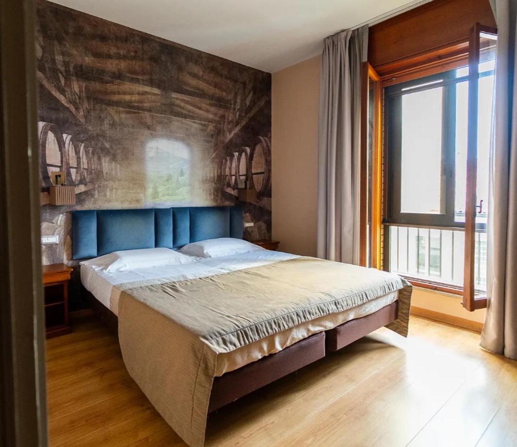 Double or Twin Room - Photo 4