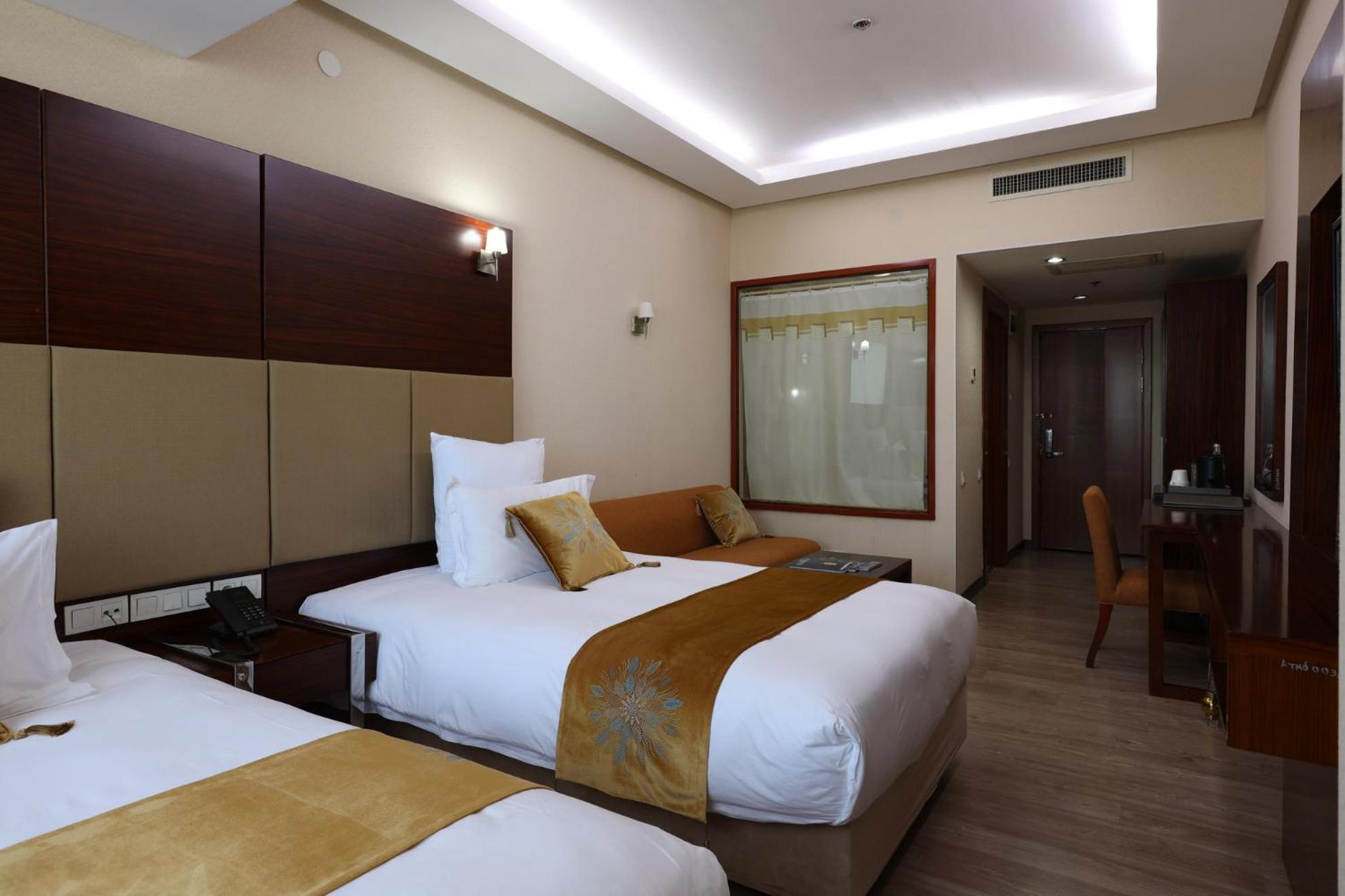 Budget Double or Twin Room without Window photo 3