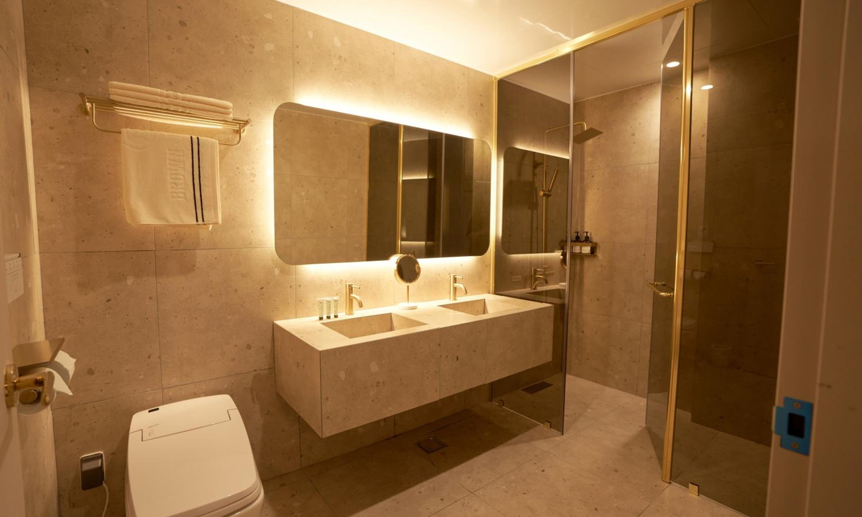 Twin Room - Photo 6