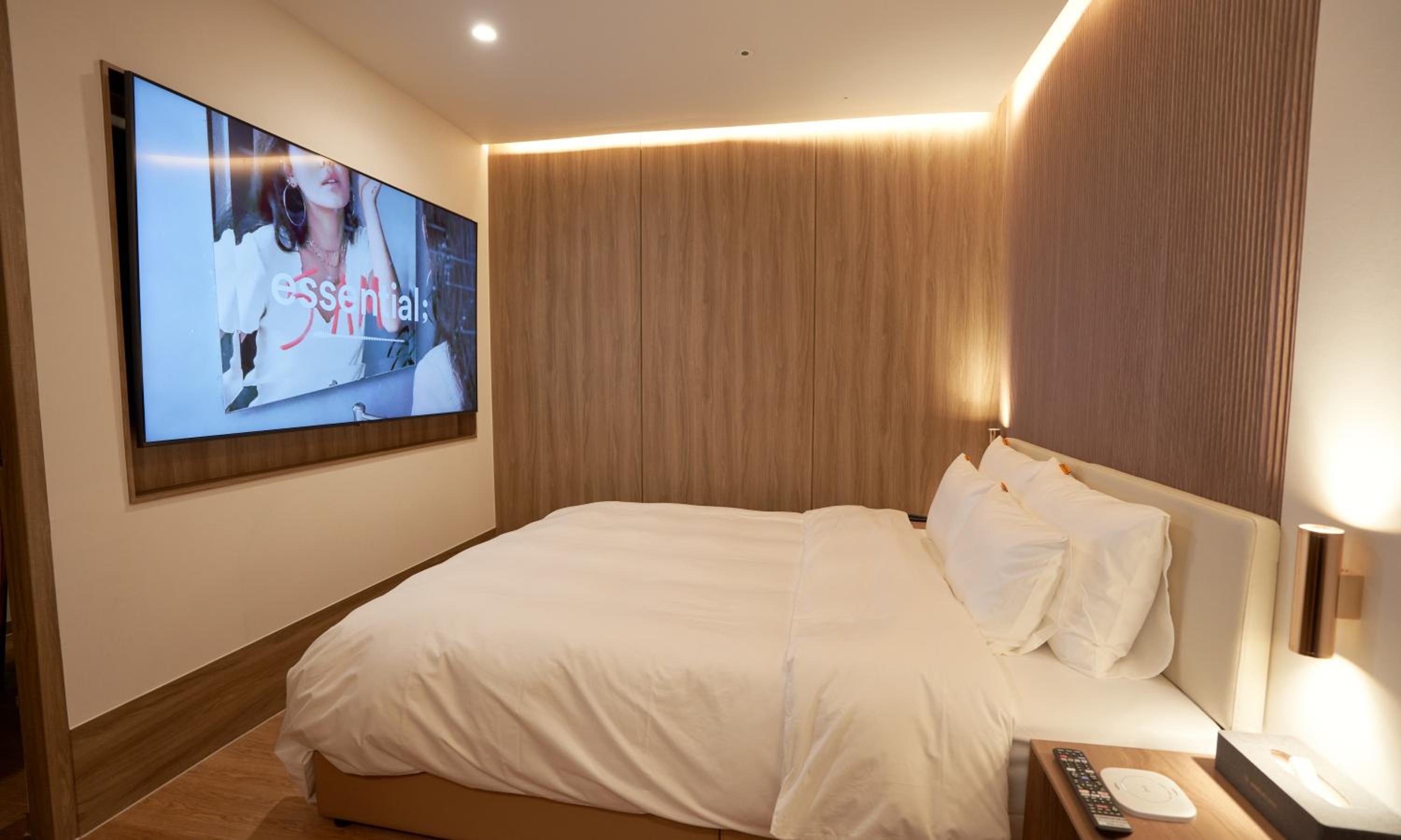 Superior King Room - Photo 7