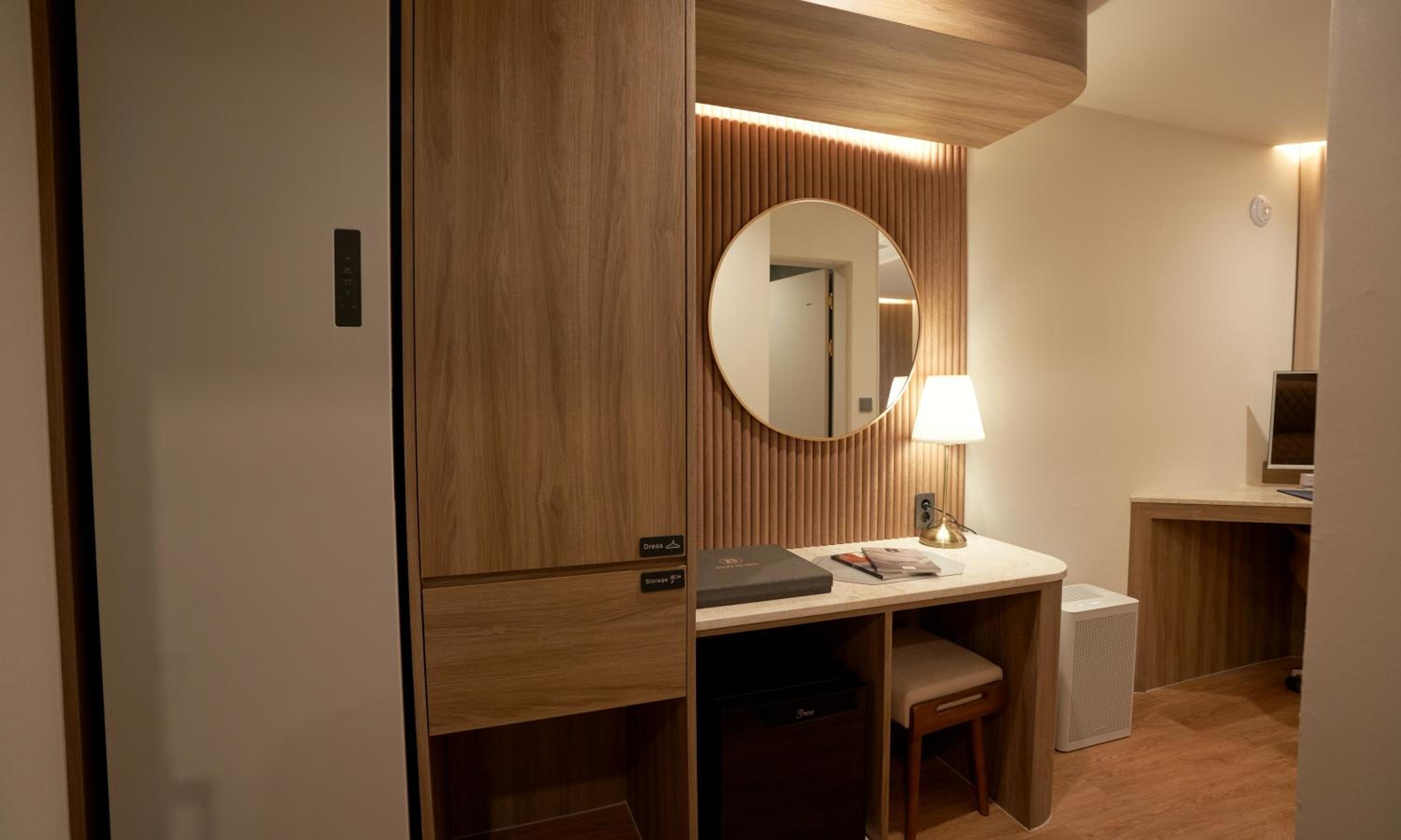 Superior King Room - Photo 2
