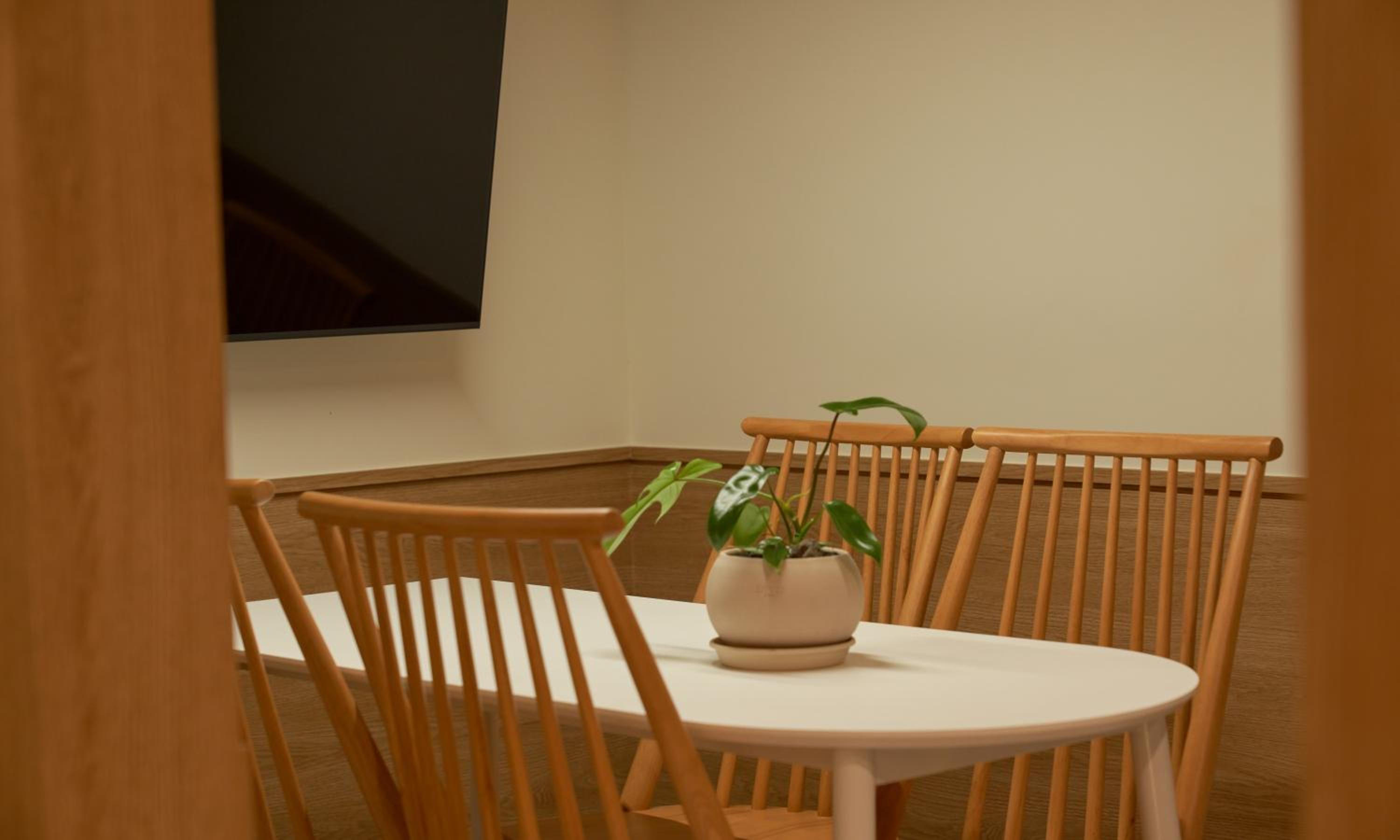 Superior Suite - Photo 9