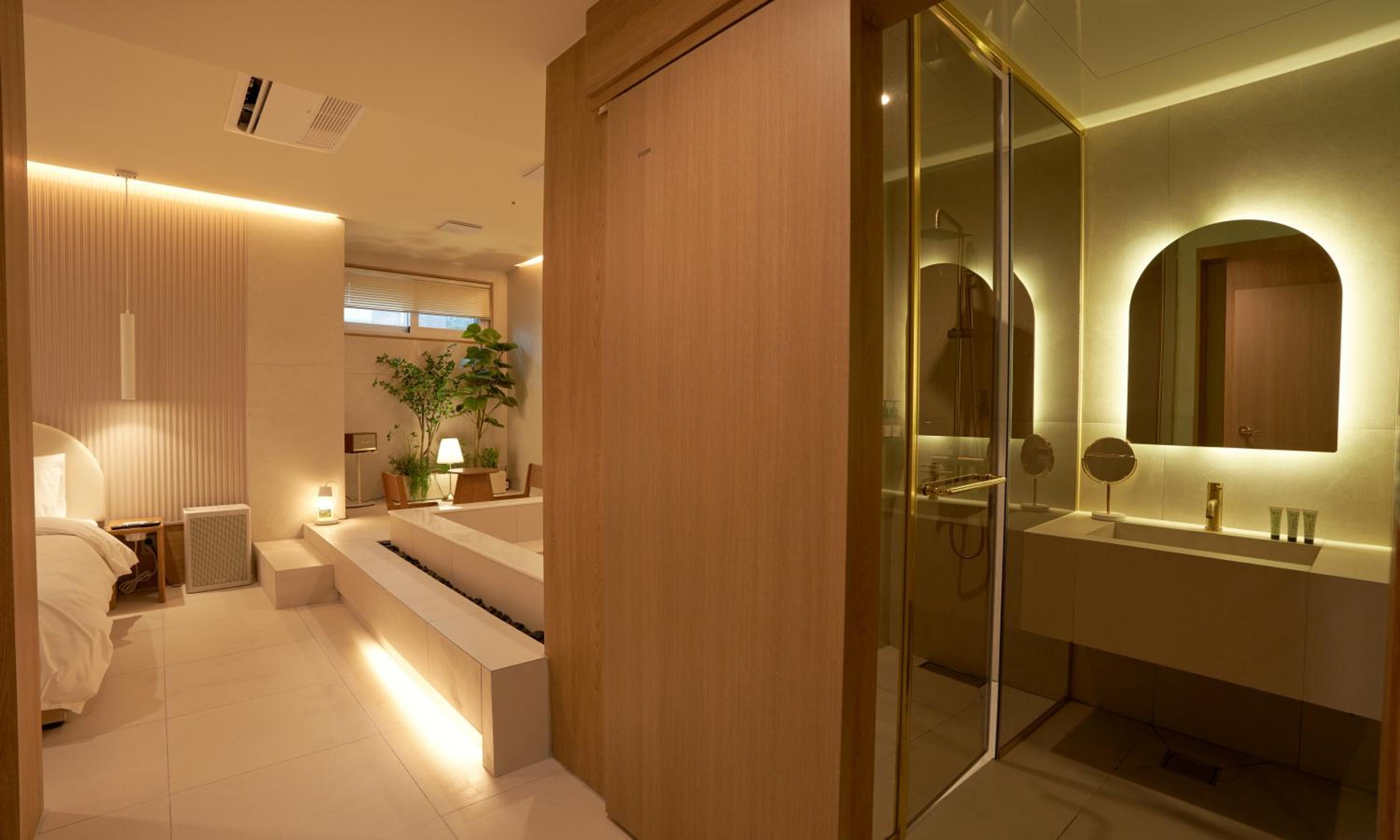 Superior Suite - Photo 4