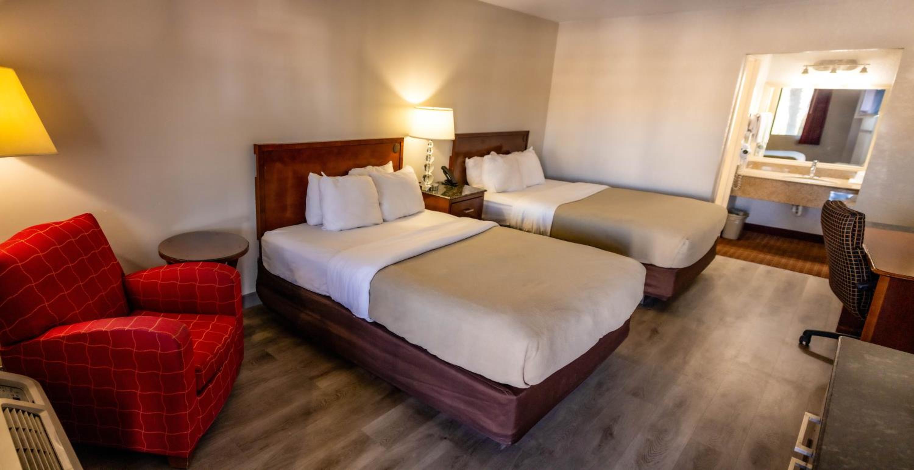Standard Queen Room With Two Queen Beds - Non-Smoking - Photo 1