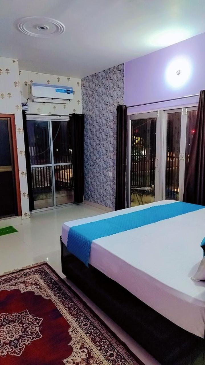 Deluxe King Room photo 1