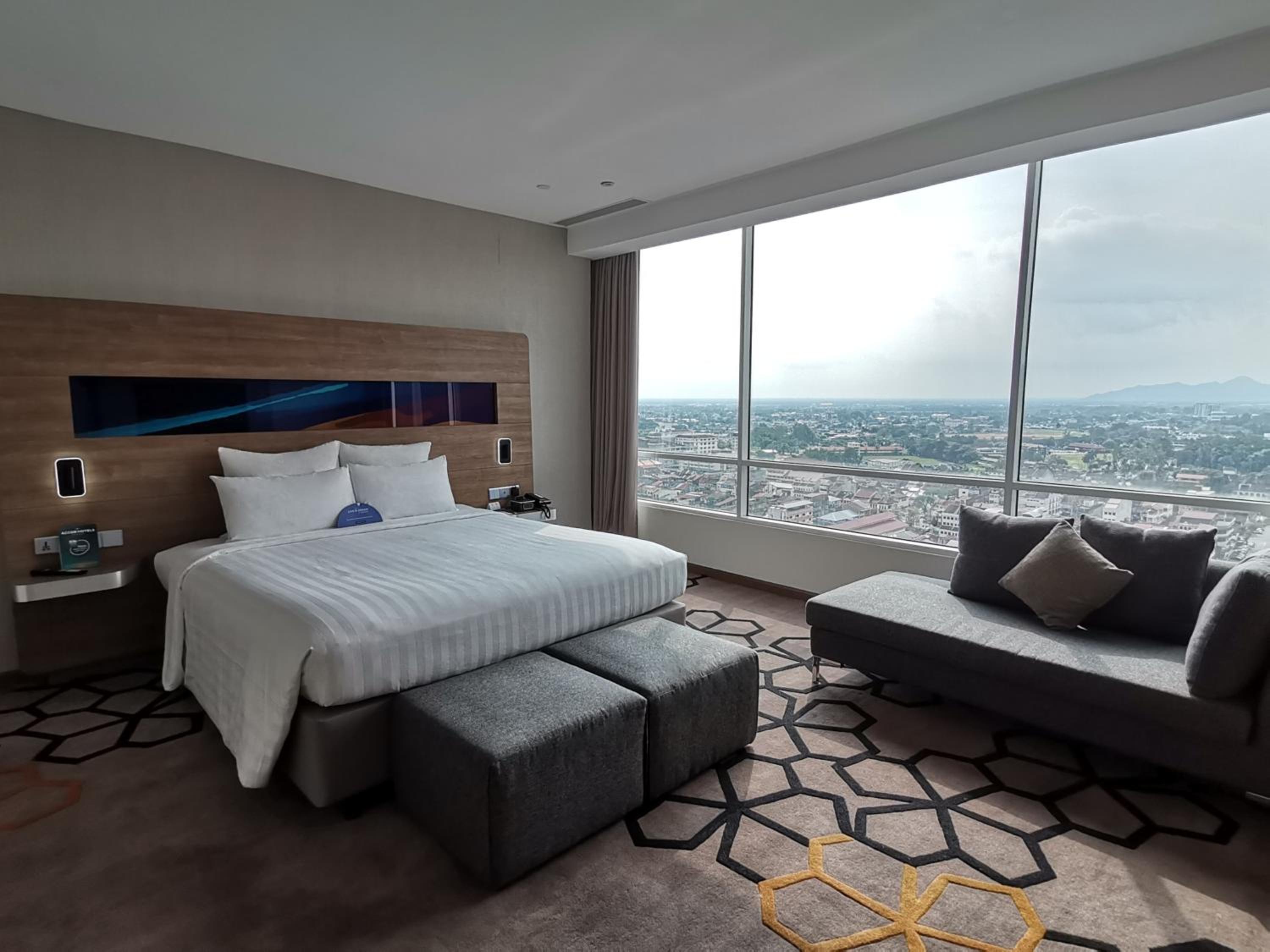 Presidential King Suite photo 1