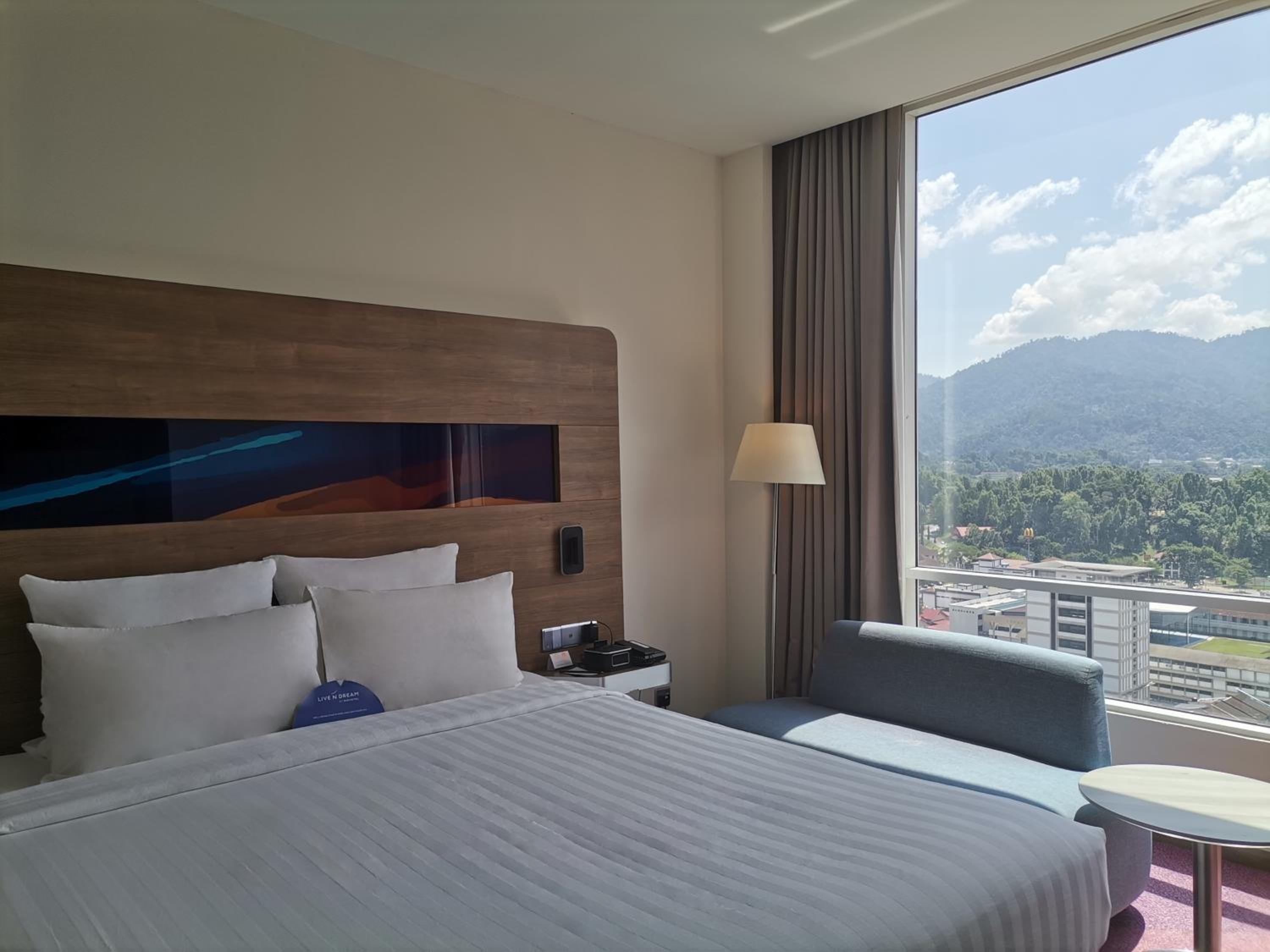 Premier King Room photo 2