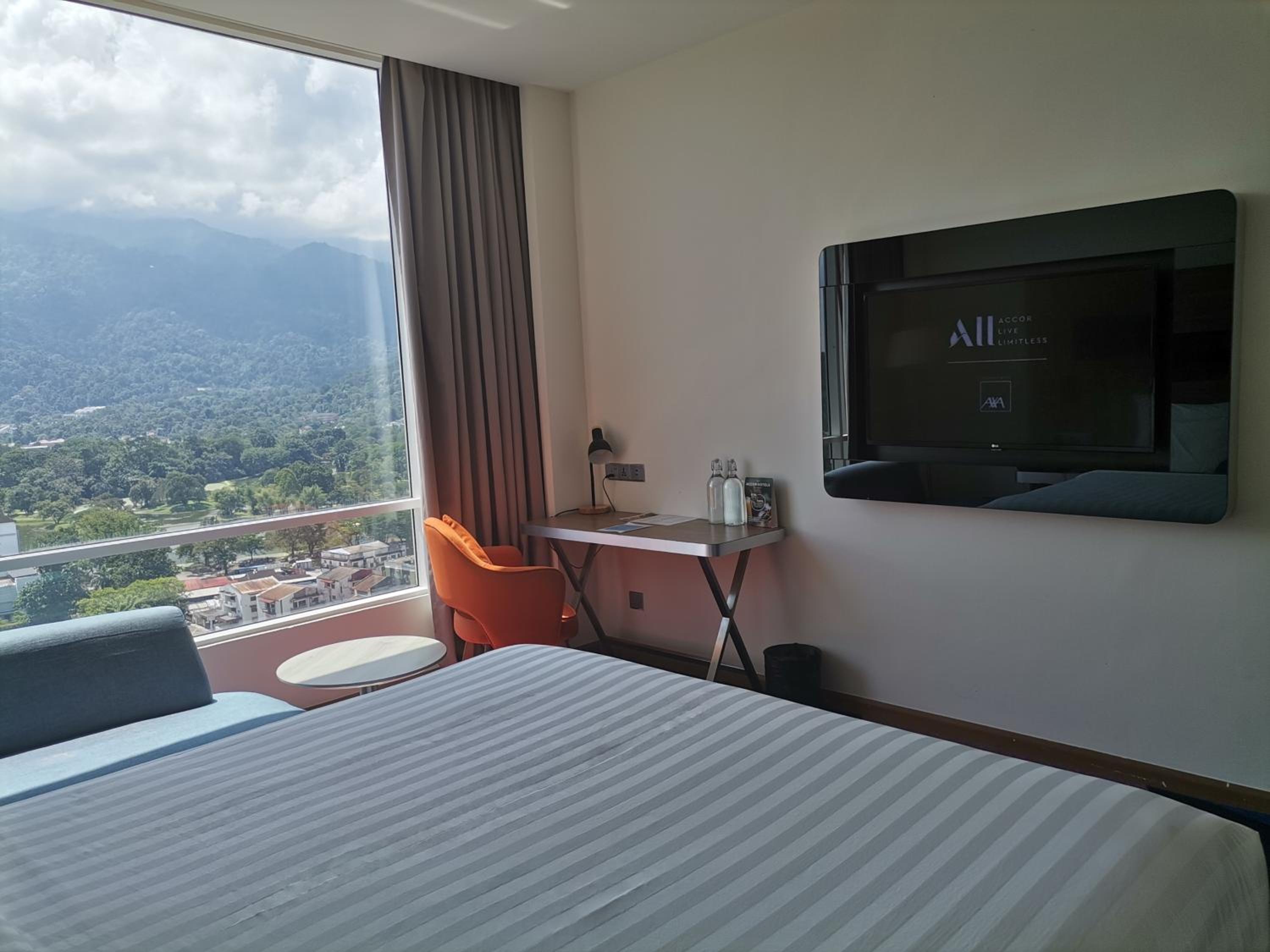 Premier King Room photo 2