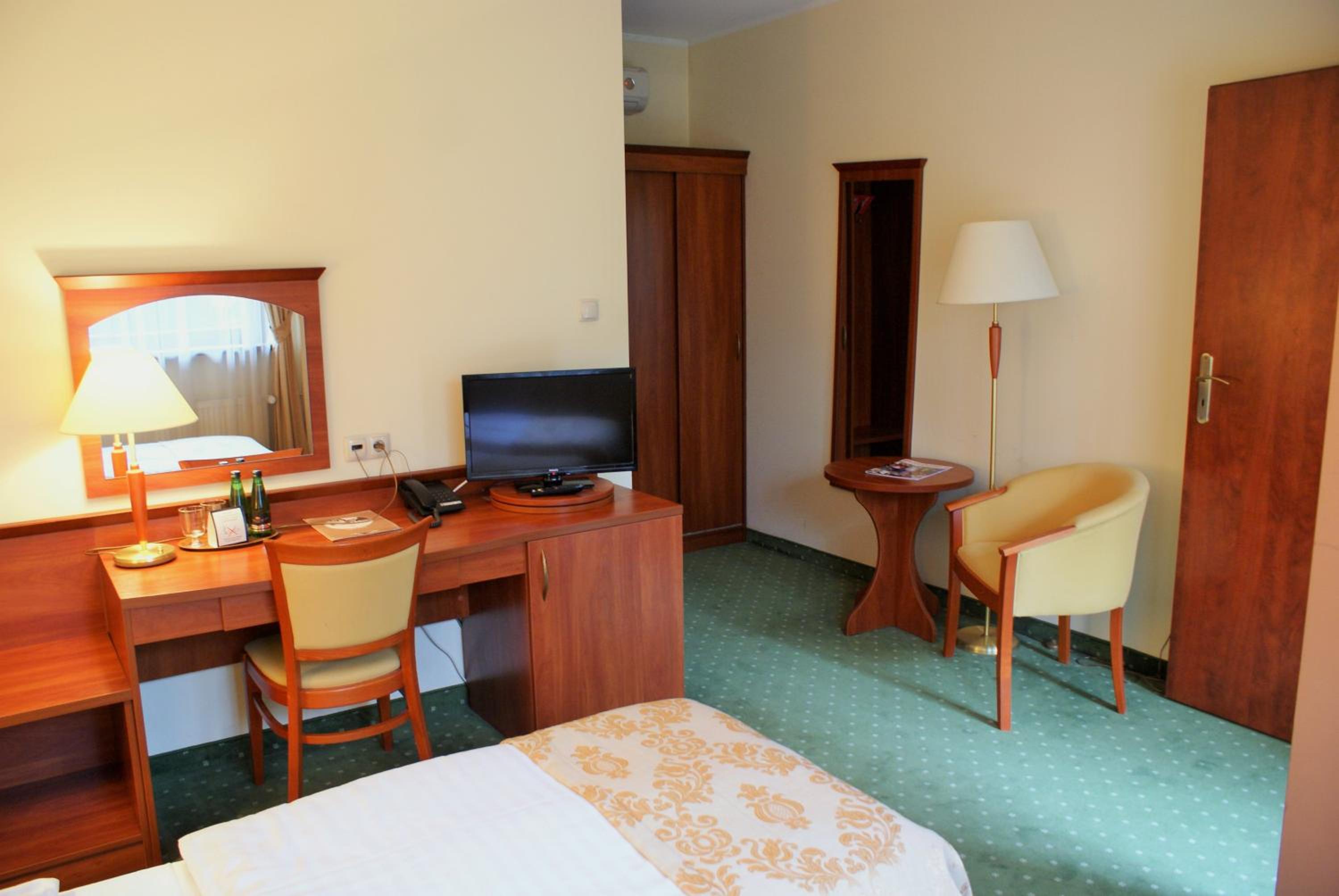 Twin Room - Photo 5