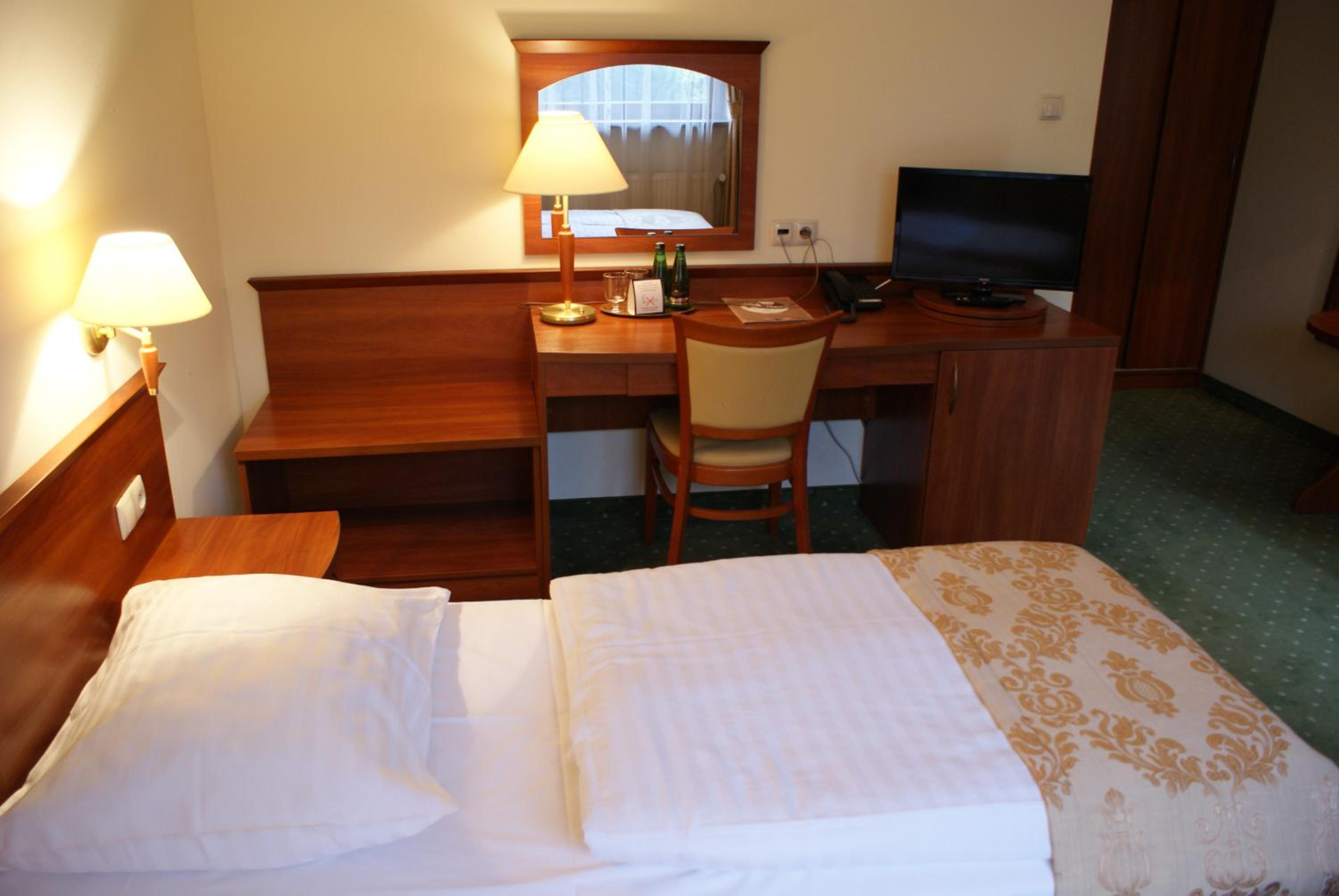 Twin Room - Photo 4