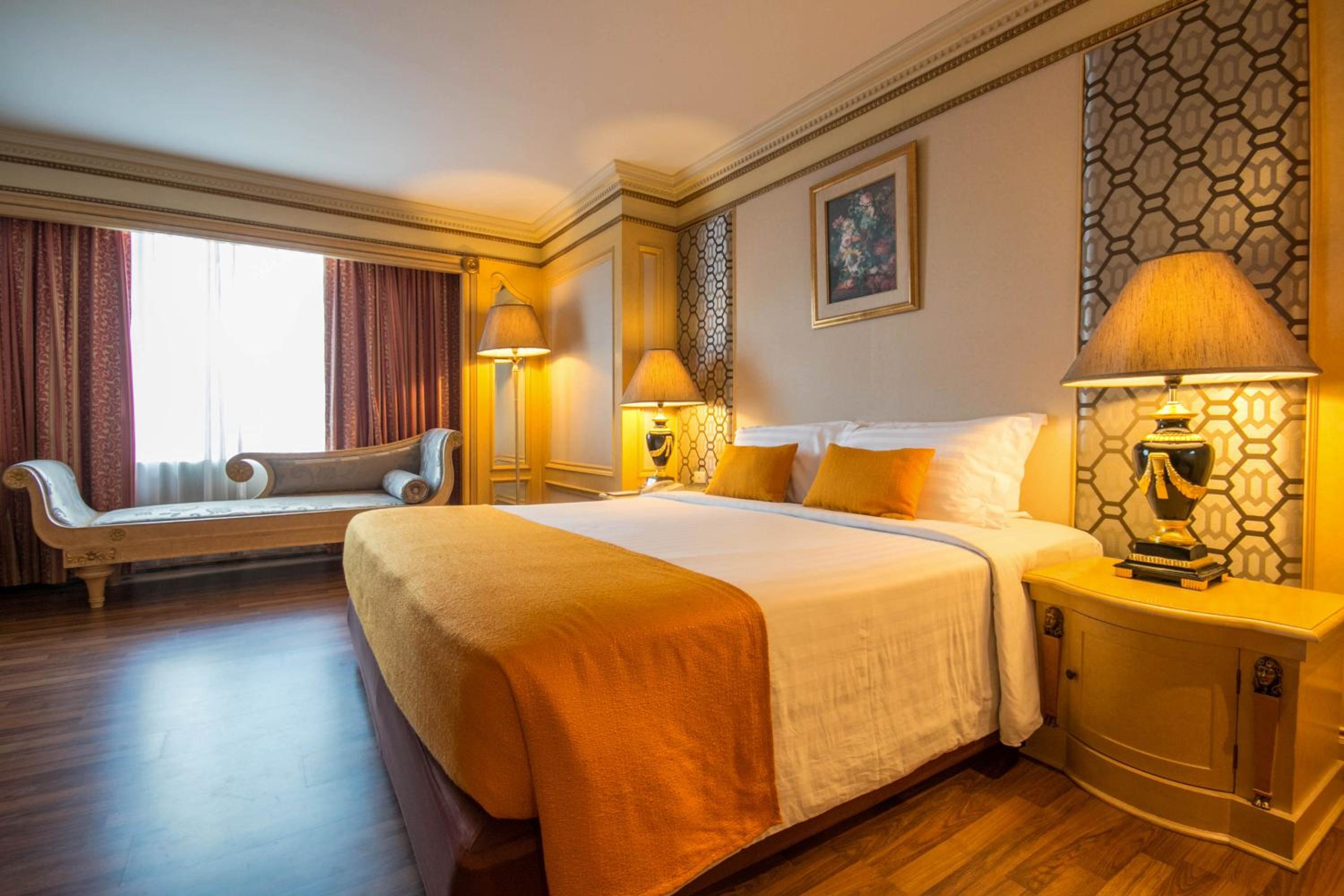 Executive King Suite photo 3