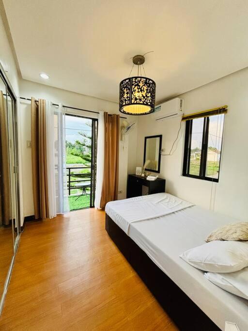 Four-Bedroom House photo 1