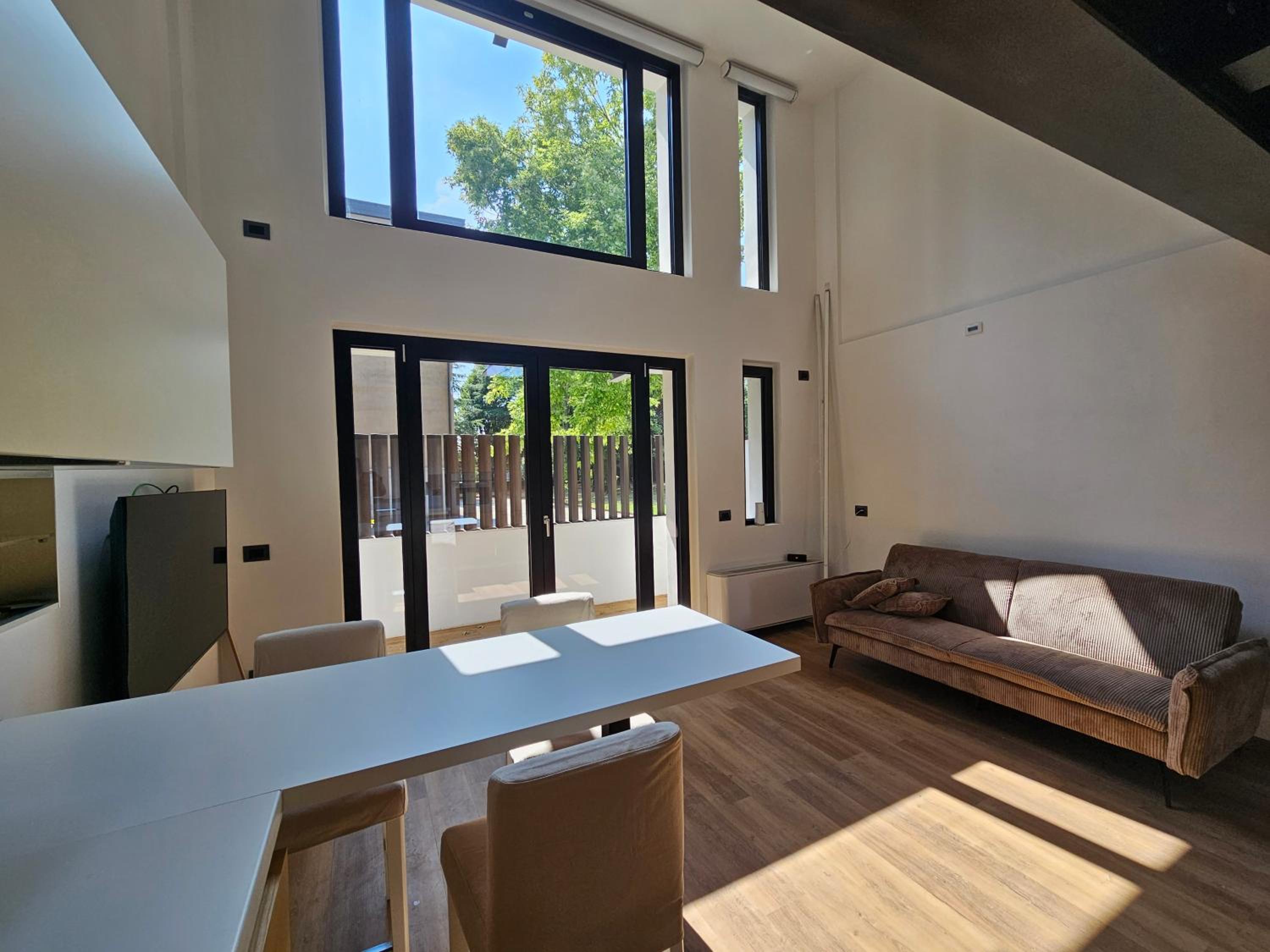 One-bedroom Loft Apartment  photo 1