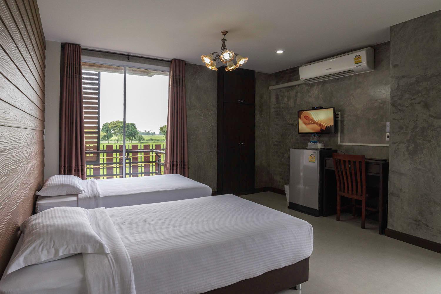 Twin Room with Balcony photo 2