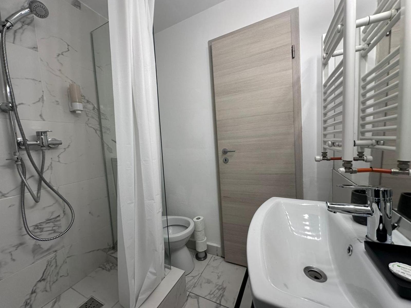 4-Bed Mixed Dormitory Room photo 2