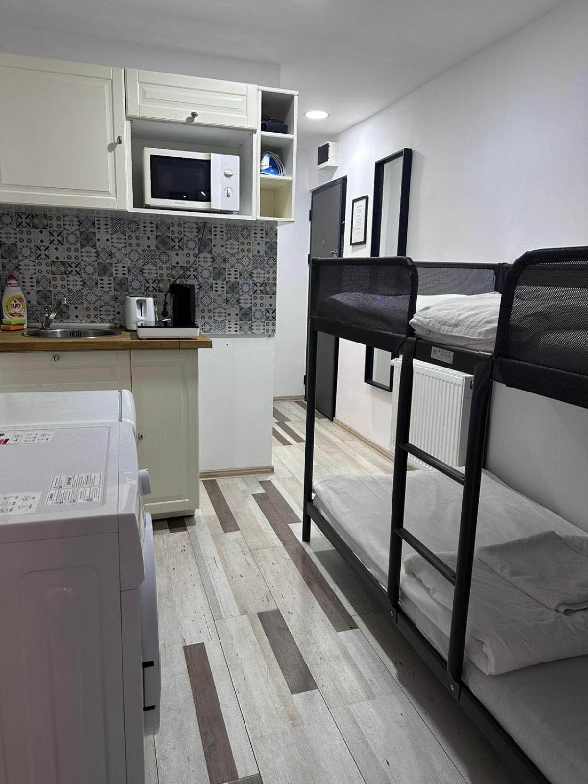 4-Bed Mixed Dormitory Room photo 3
