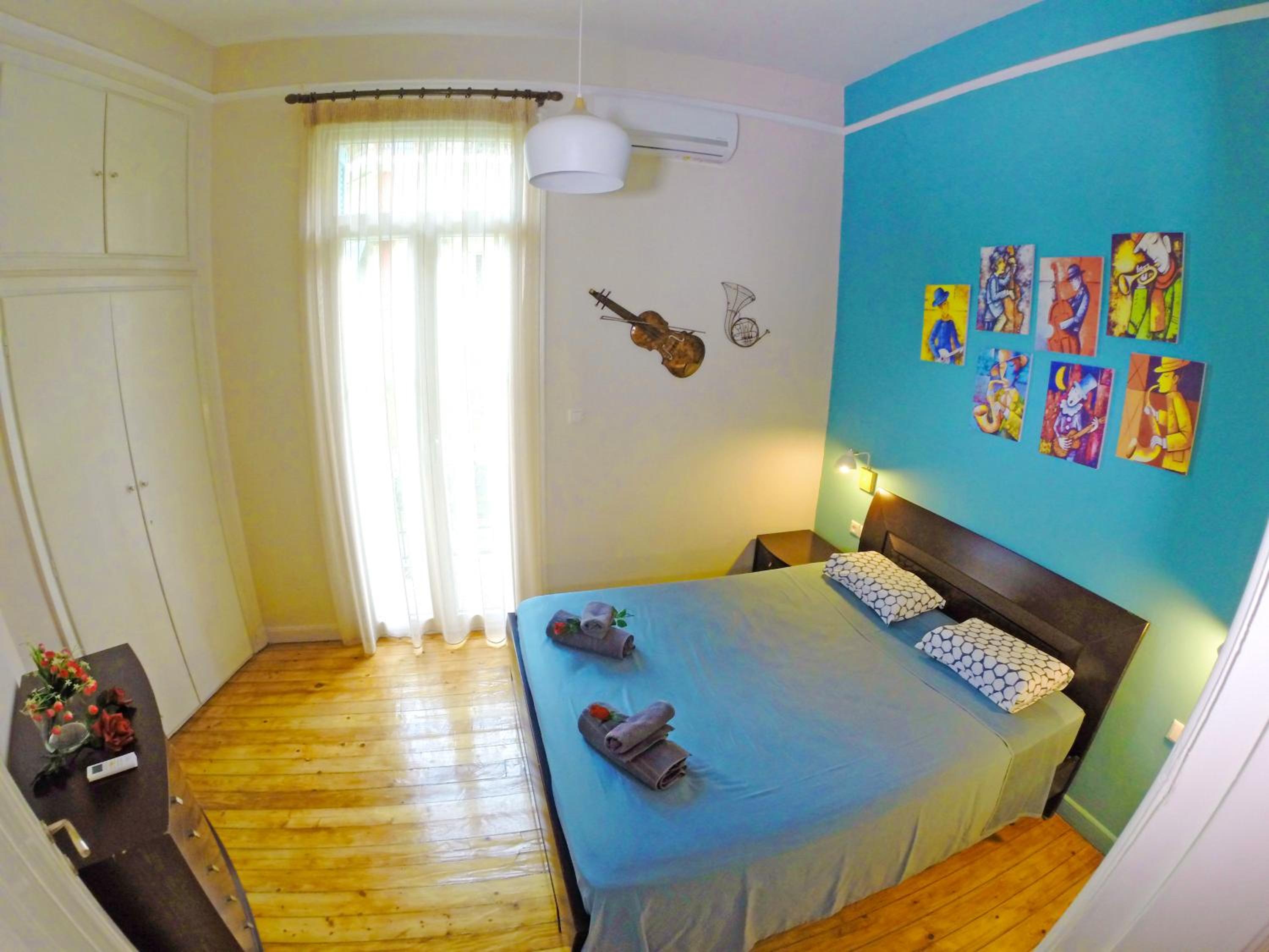Deluxe One-Bedroom Apartment With City View