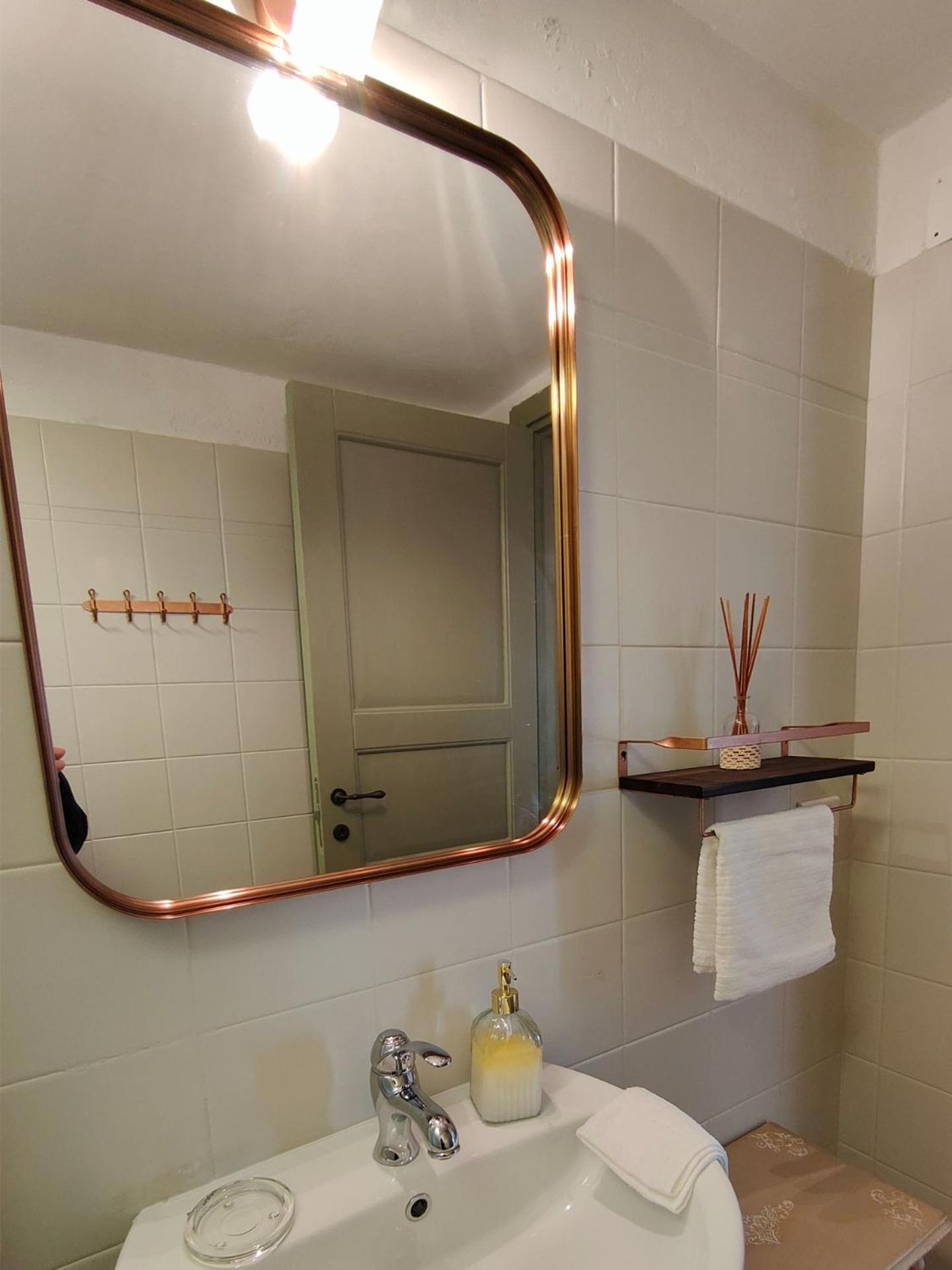 Large Double Room - Photo 7