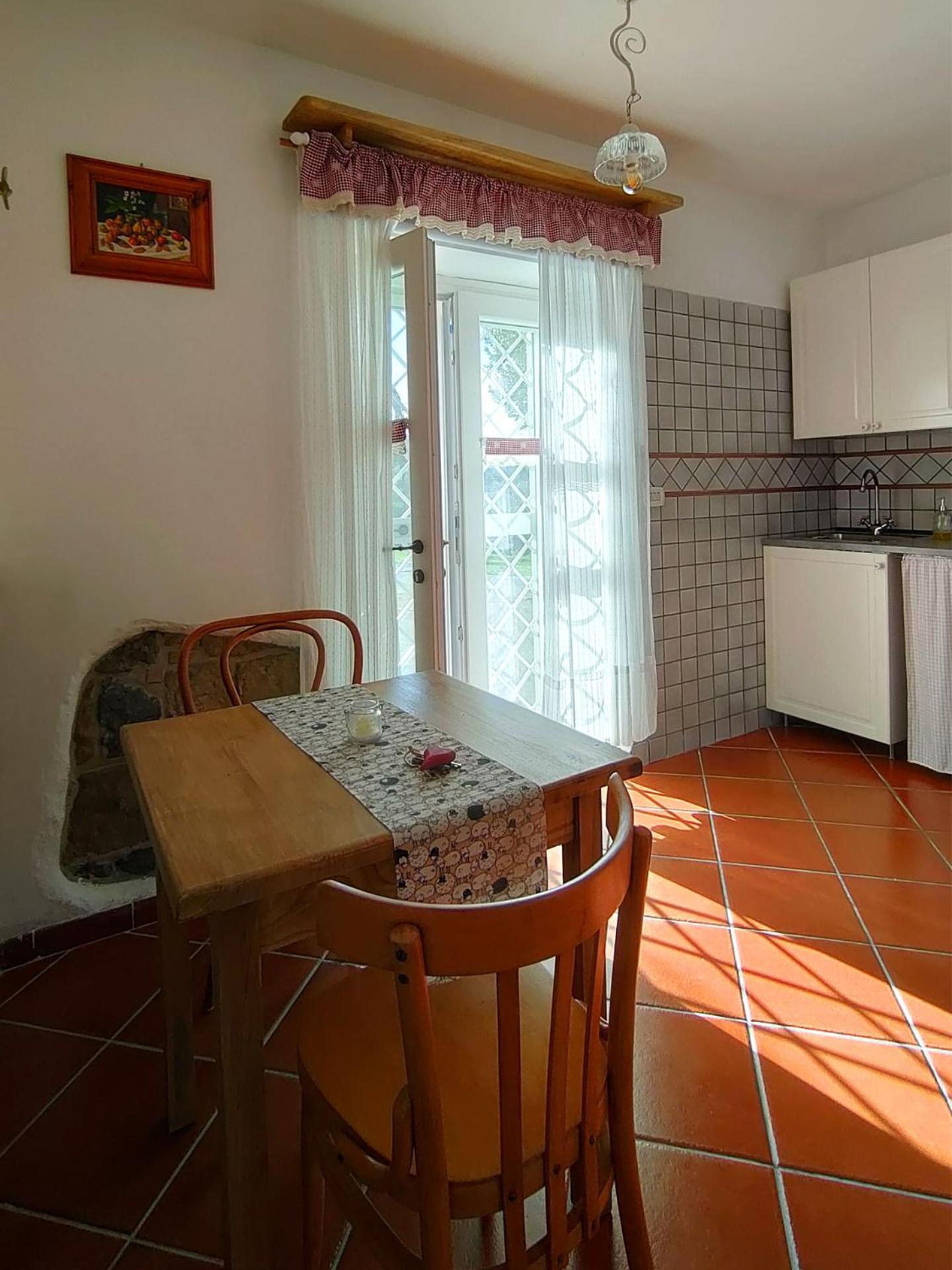 Large Double Room - Photo 10