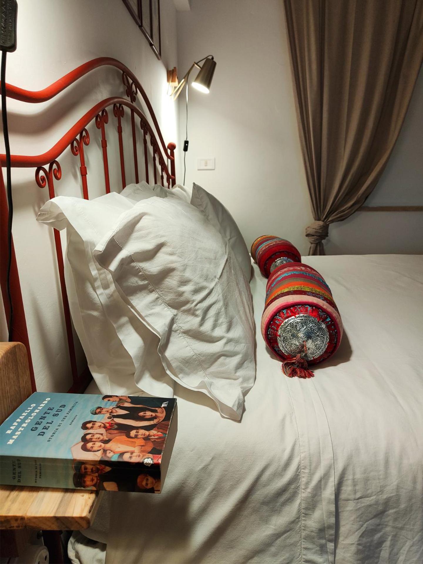 Large Double Room - Photo 16