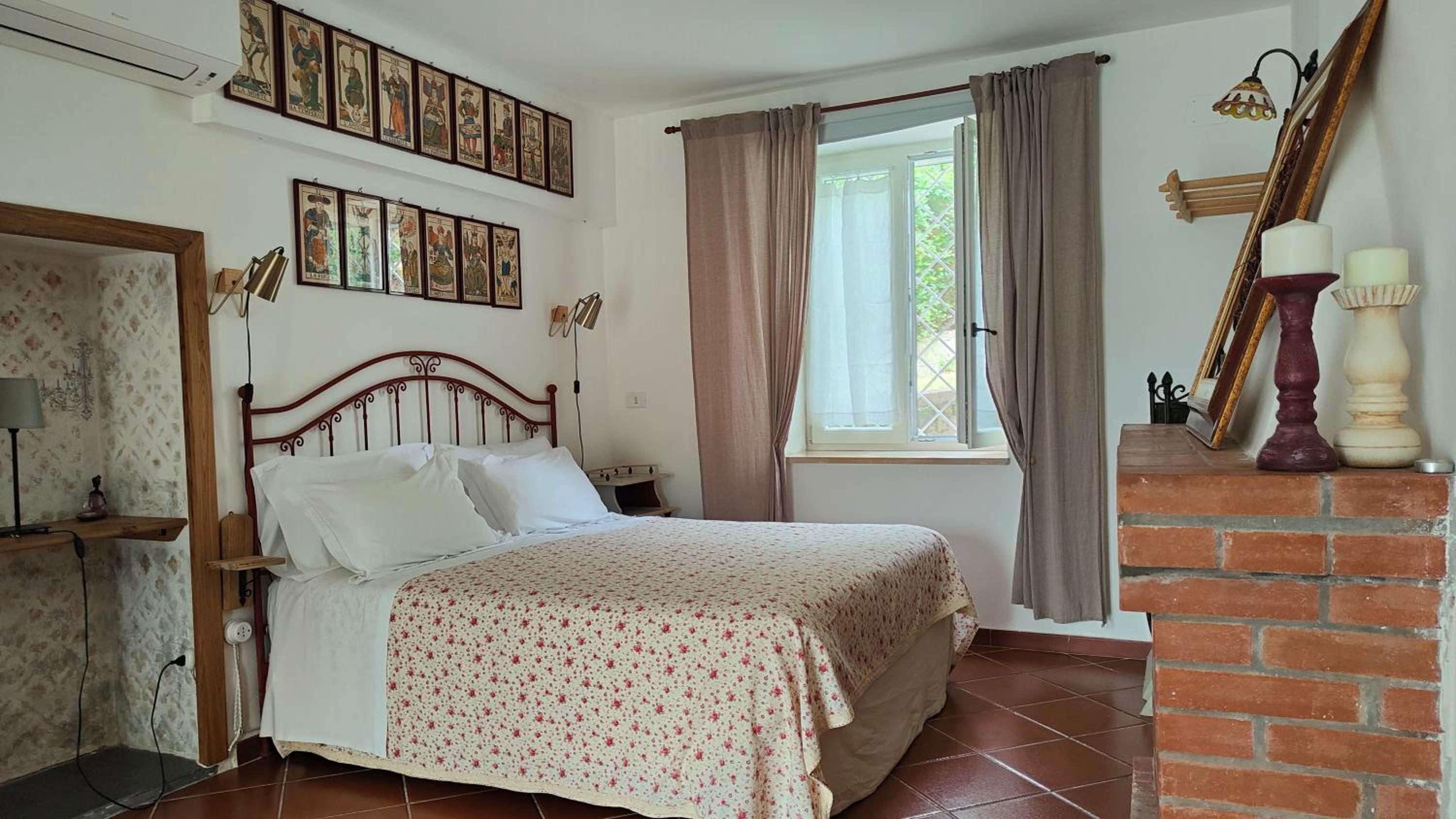 Large Double Room - Photo 1