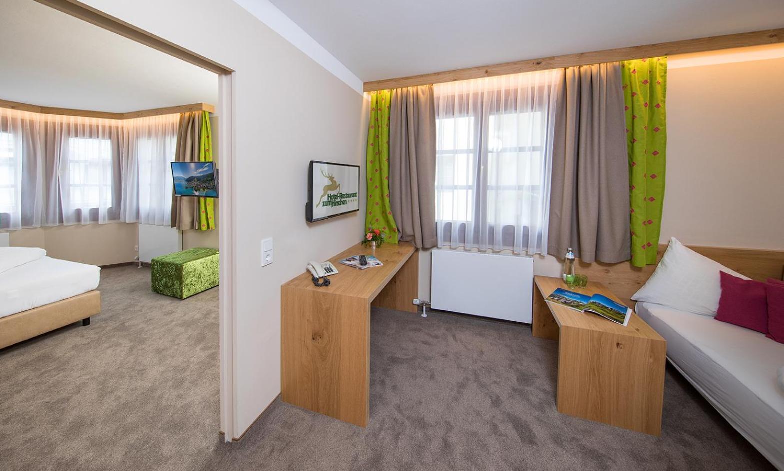Deluxe Junior Suite photo 3