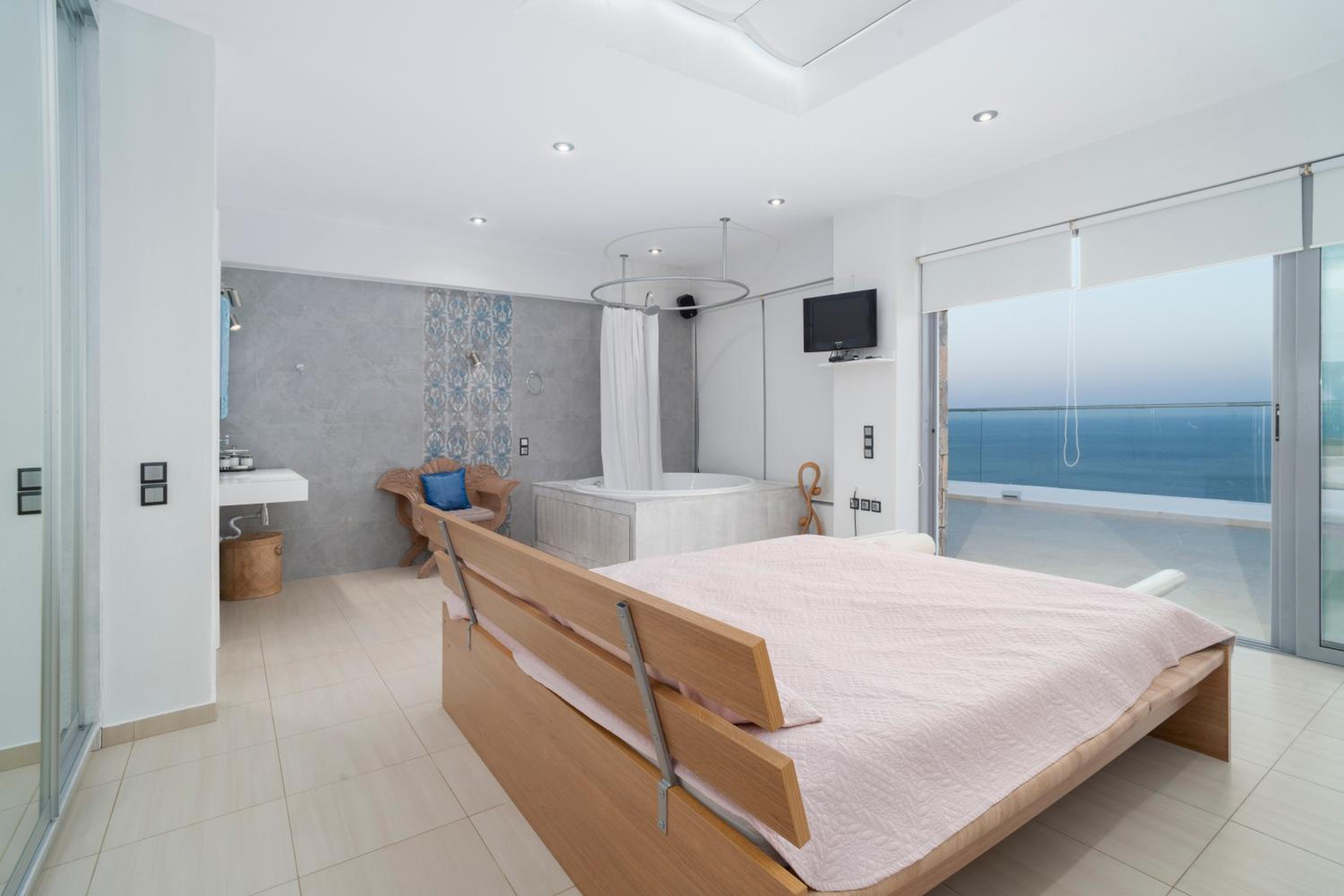 Villa photo 2