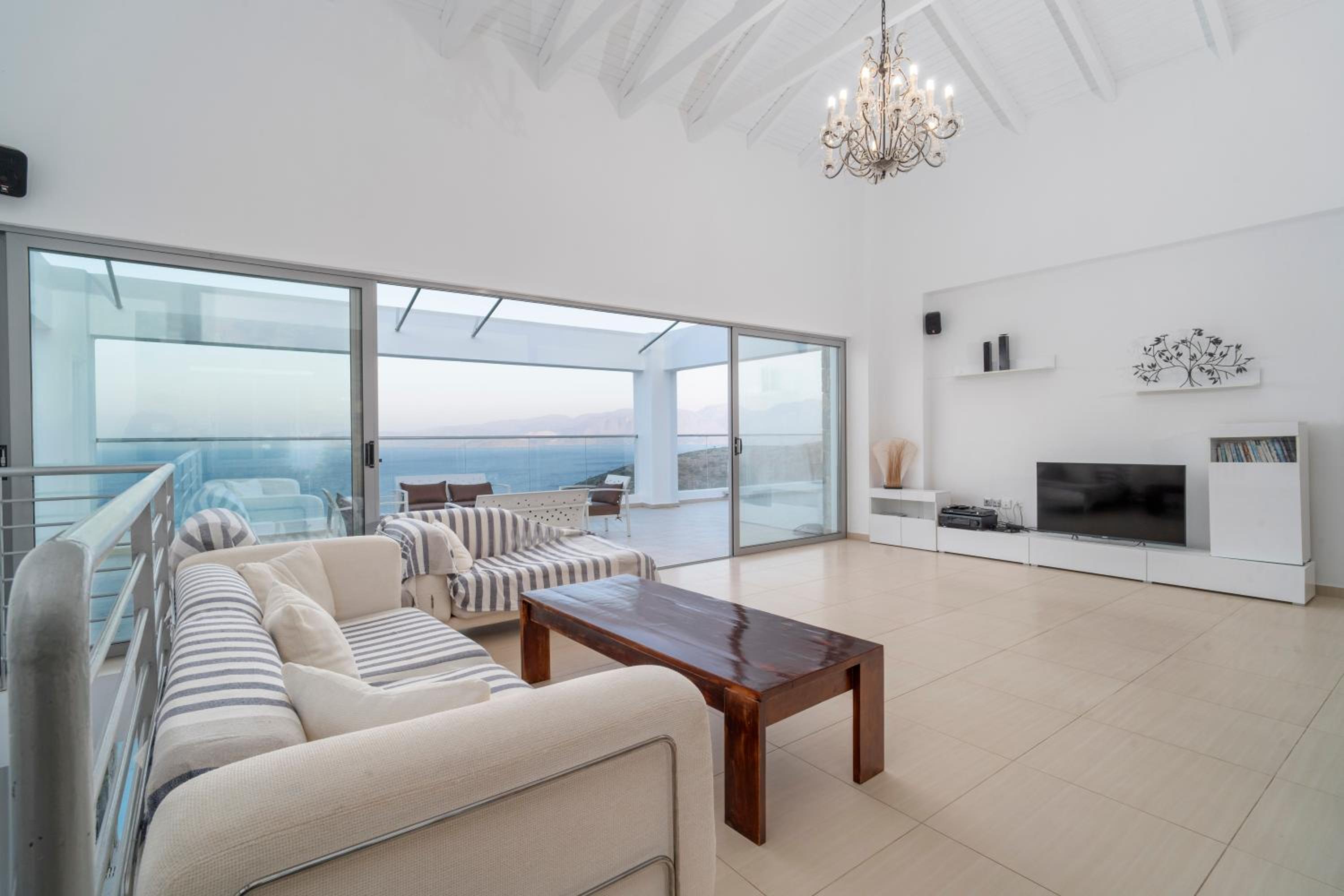 Villa photo 3