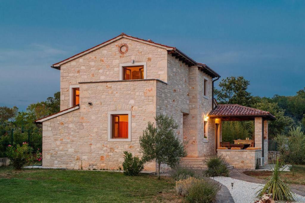 Villa photo 3