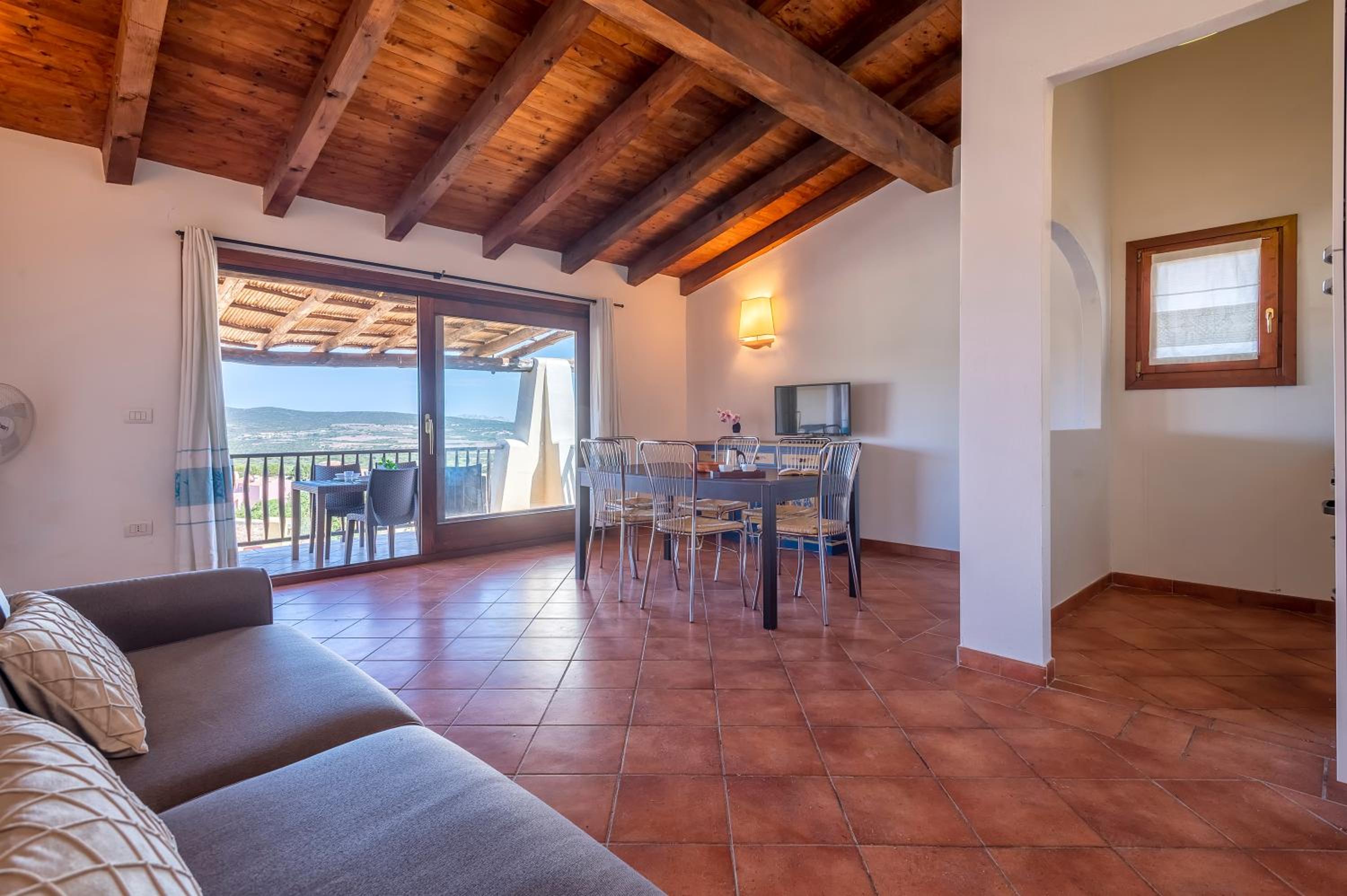 Two-Bedroom Deluxe Apartment with Ocean View photo 3