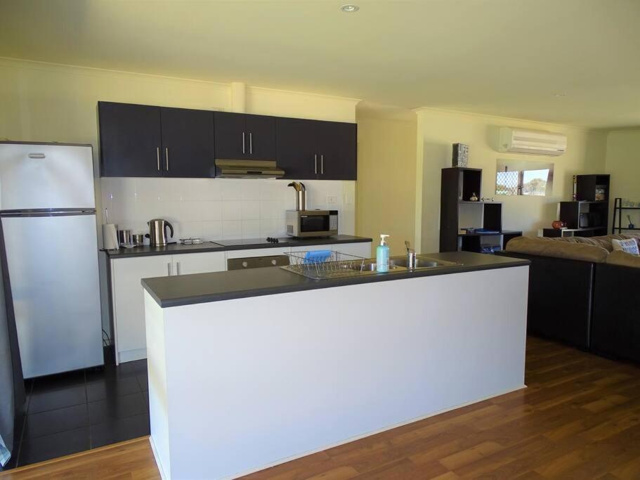 Four-Bedroom House photo 3