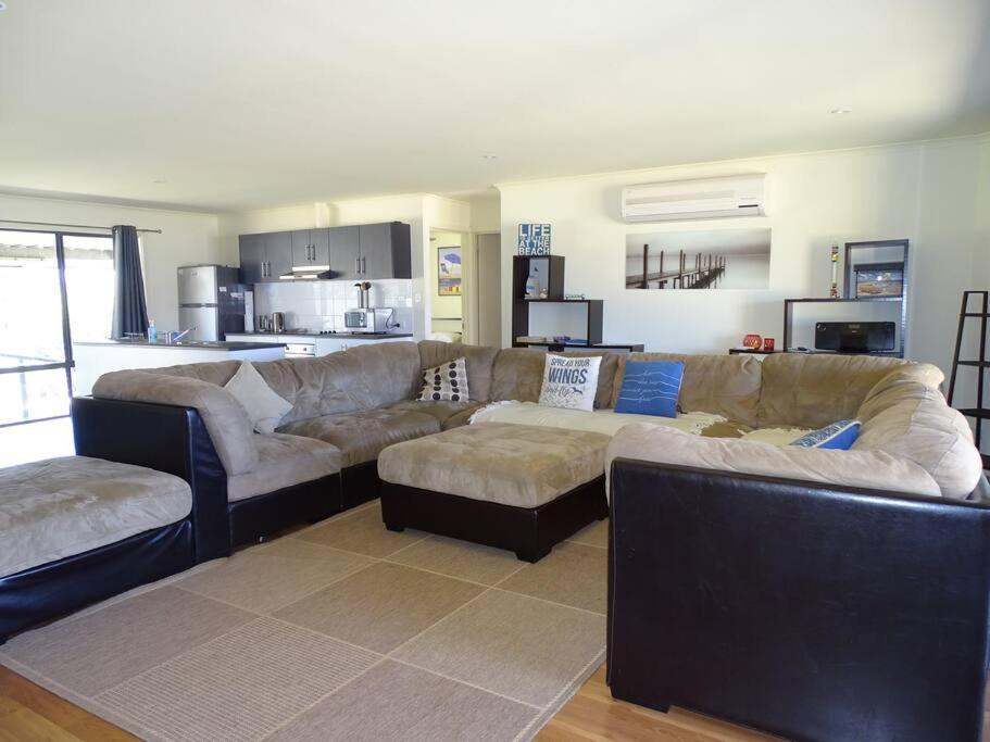 Four-Bedroom House photo 2
