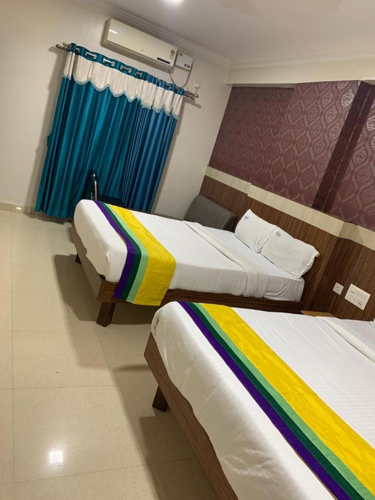 Quadruple Room - Photo 11