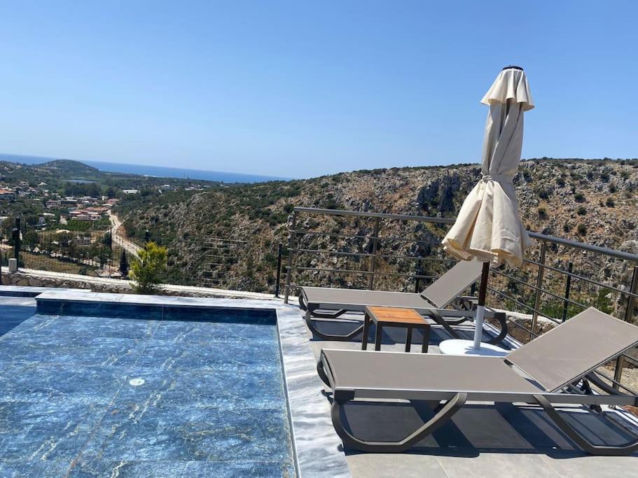 Three-Bedroom Villa photo 2
