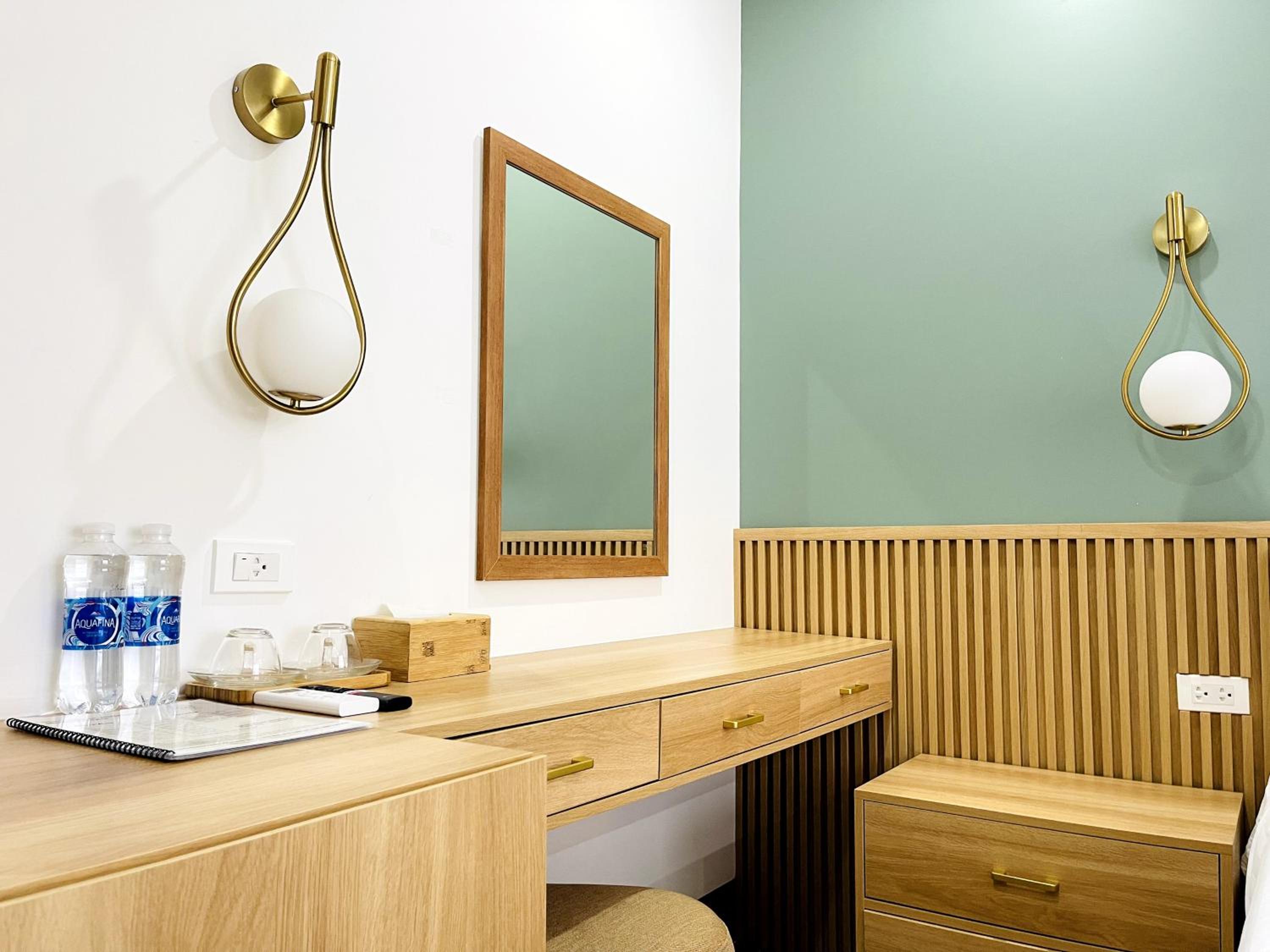 Superior Twin Room with City View - Photo 8