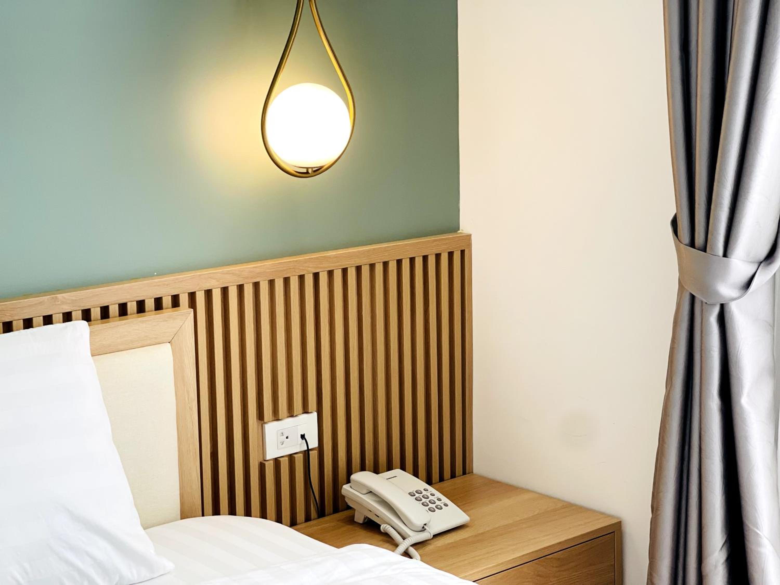 Superior Twin Room with City View - Photo 7