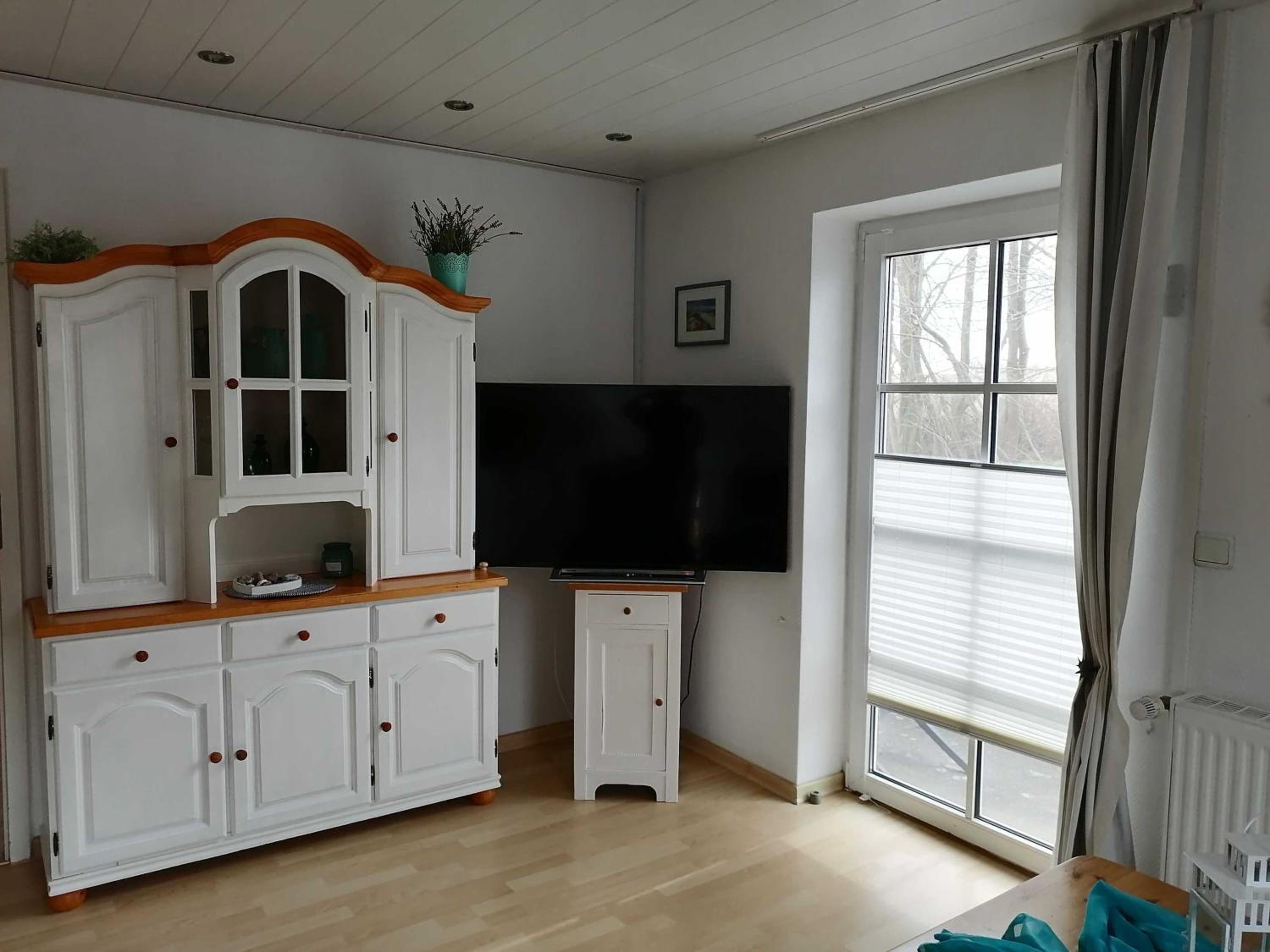 One-Bedroom Apartment with Balcony photo 3