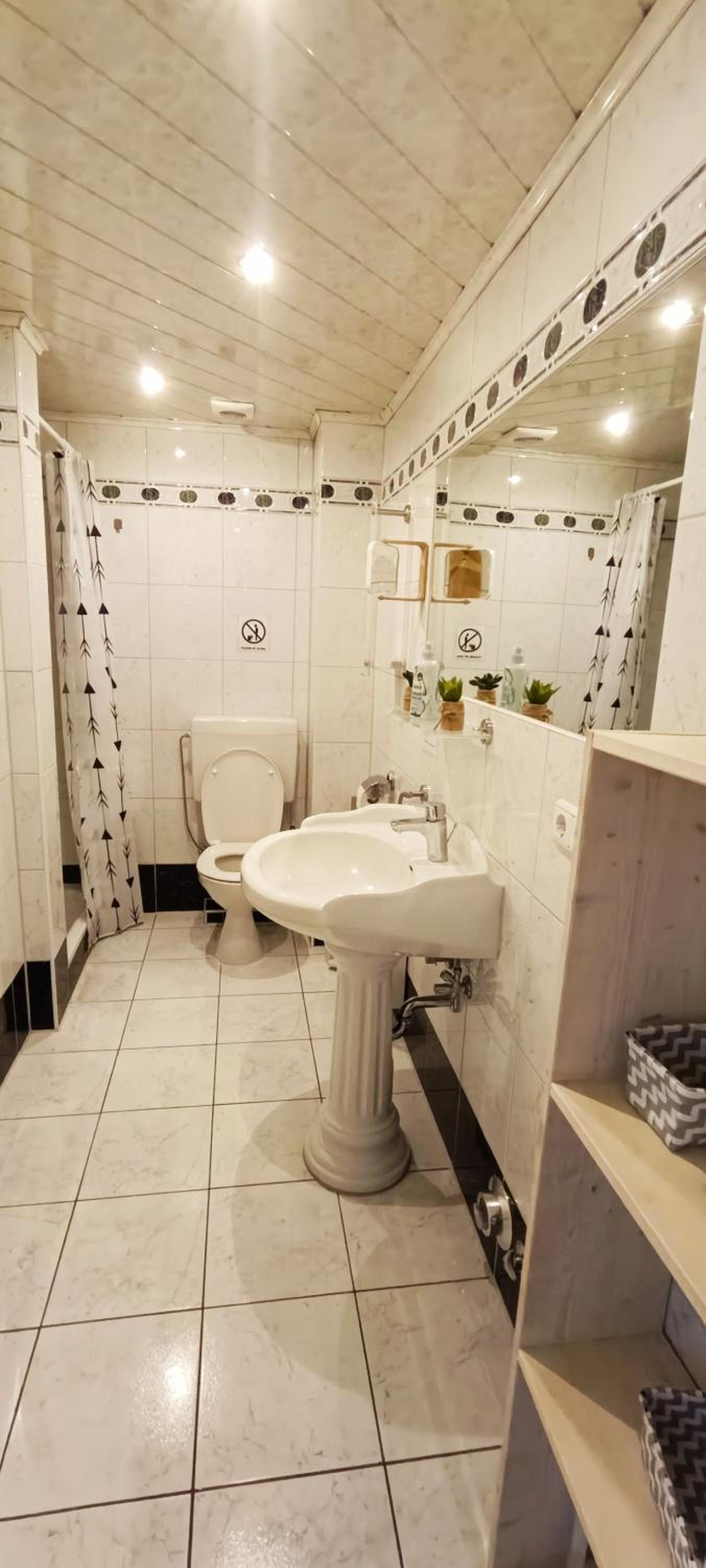One-Bedroom Apartment with Balcony photo 2