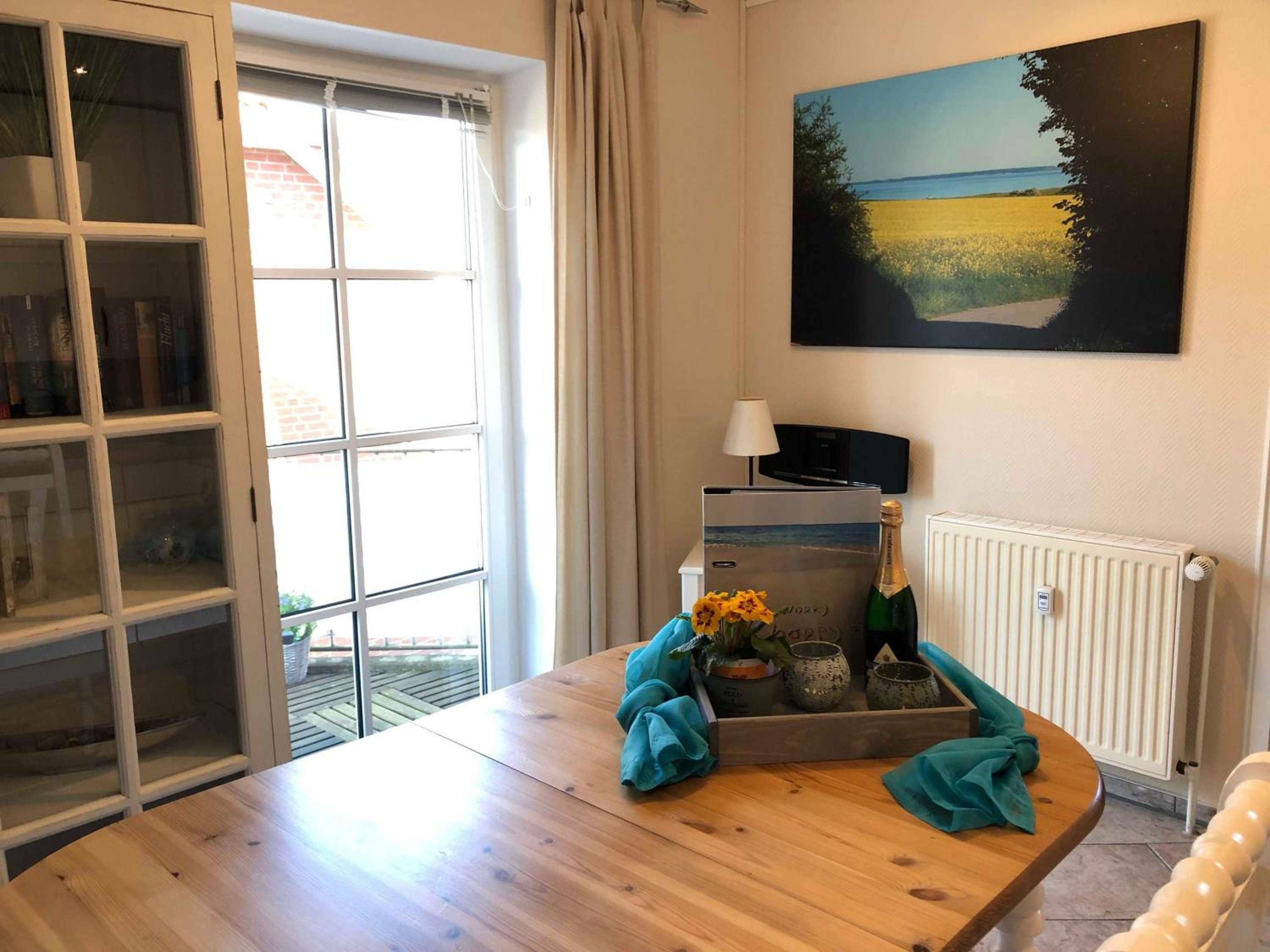 One-Bedroom Apartment with Balcony photo 3