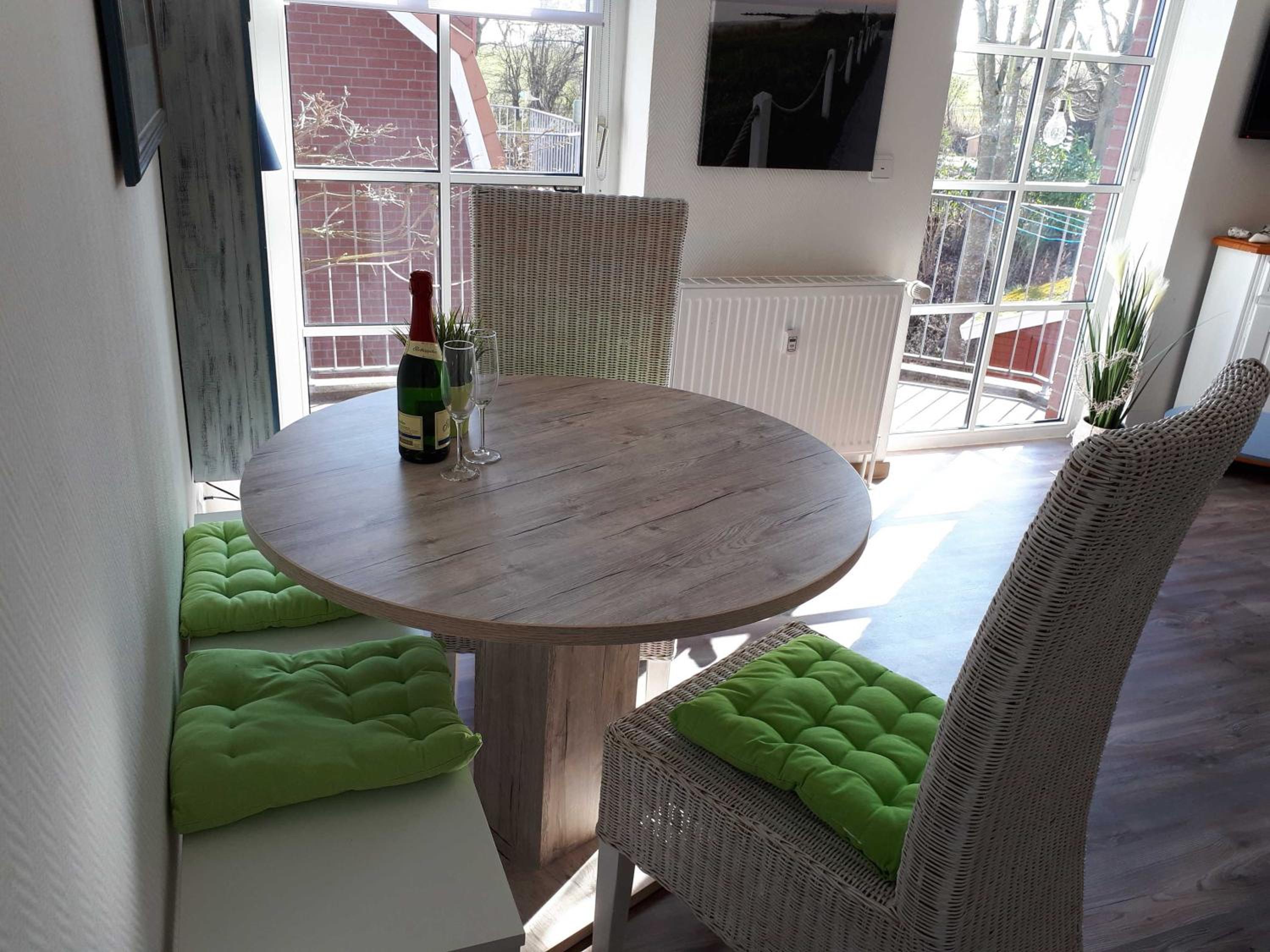One-Bedroom Apartment with Balcony photo 3