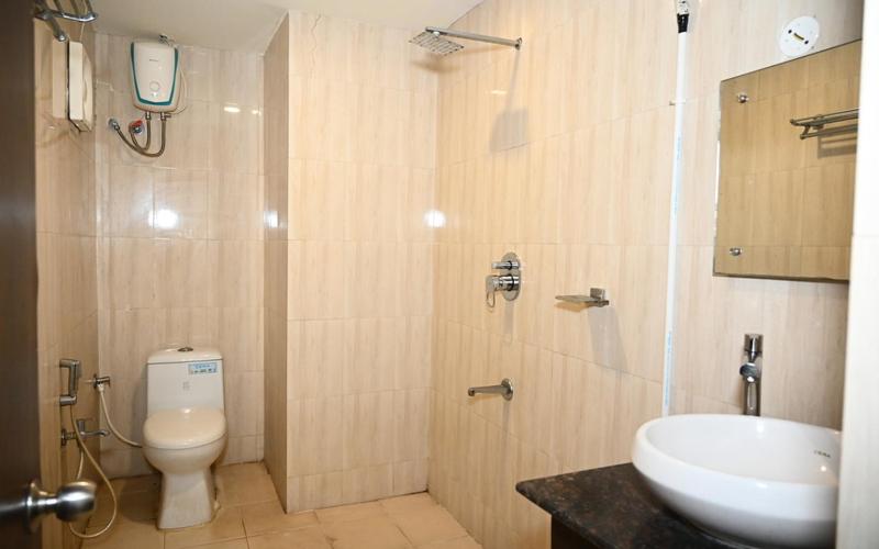 Suite - Photo 2