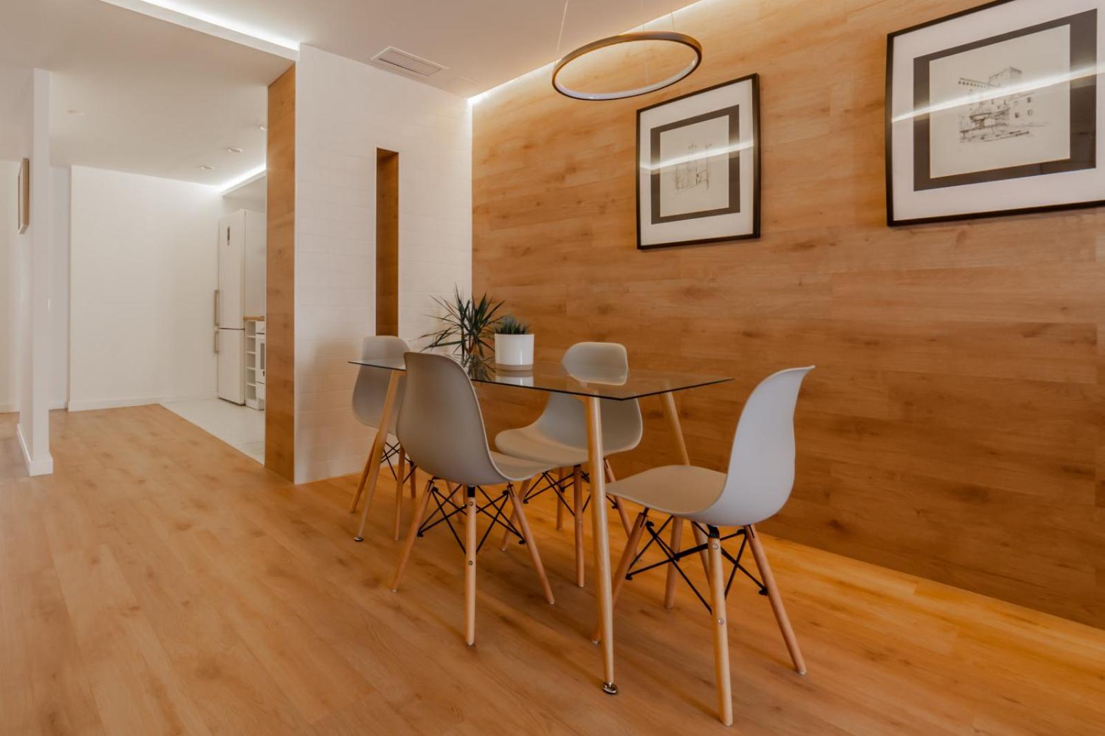 One-Bedroom Apartment - Photo 2