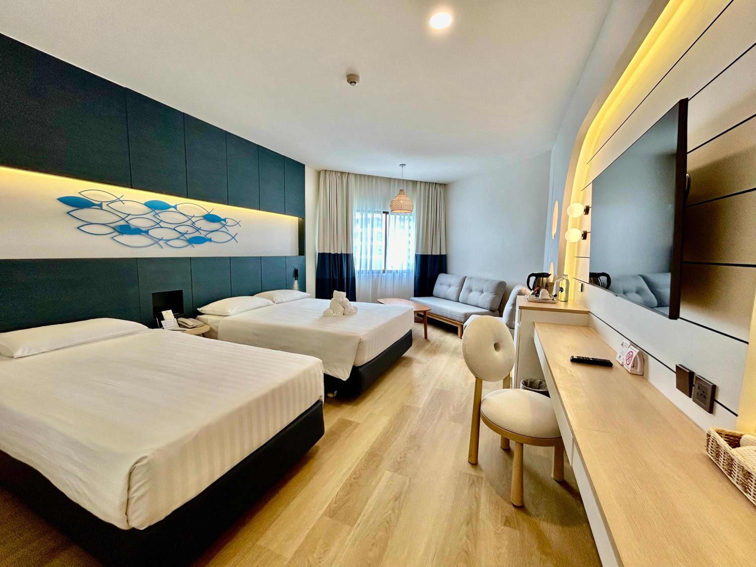 Deluxe New Blue Wave ( Newly renovated )