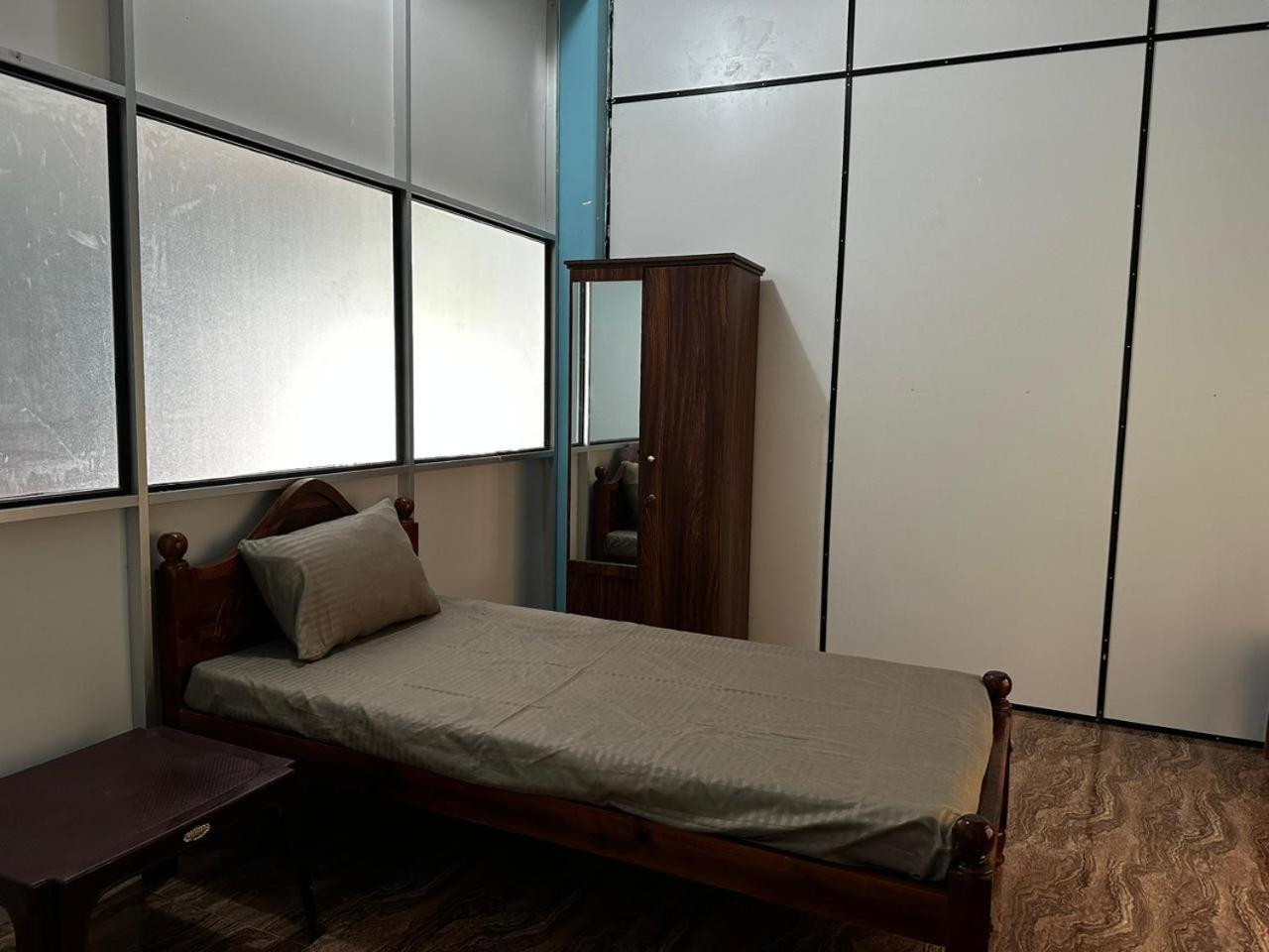 Single Room With Shared Bathroom photo 1