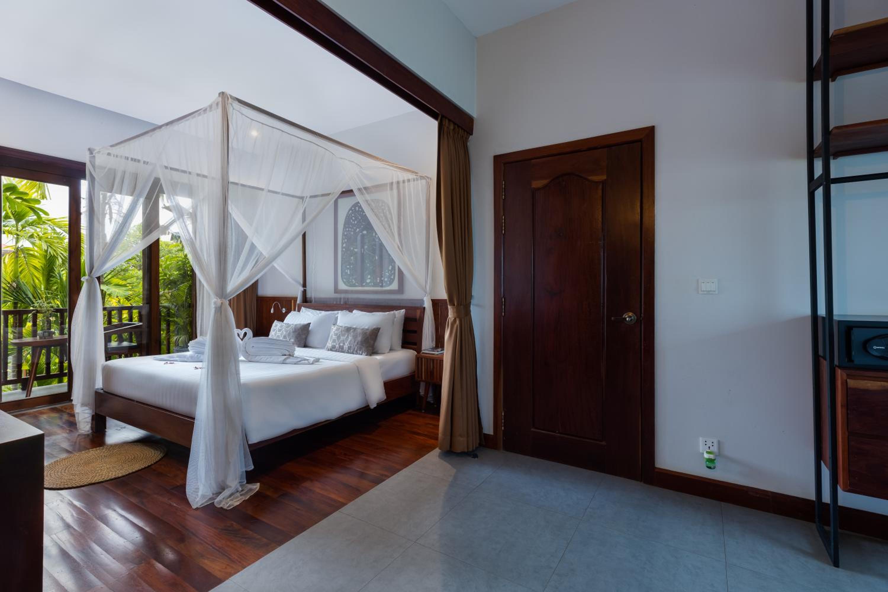 Cozy and Spacious 2 Bedrooms Villa With Pool View - Photo 1
