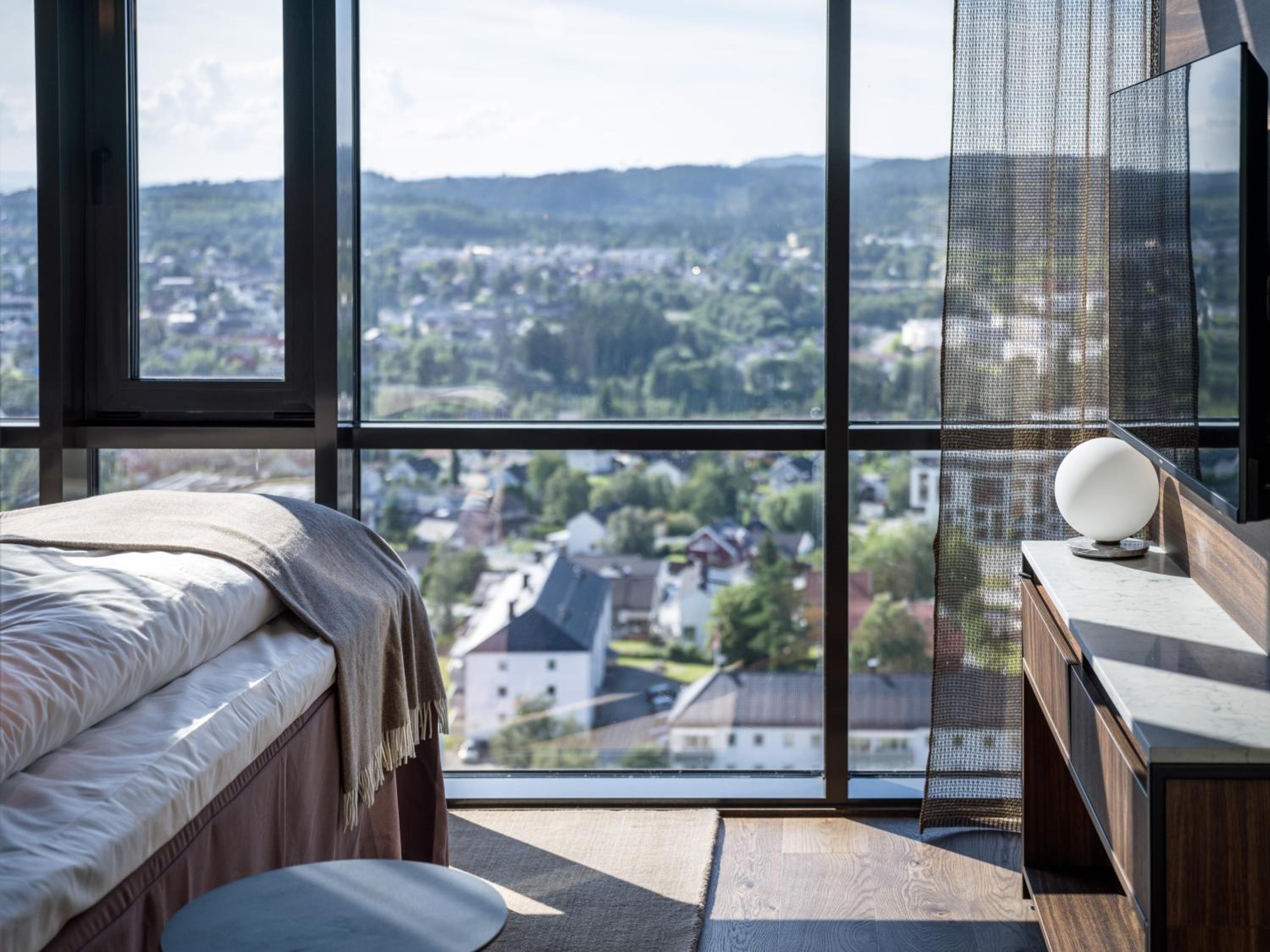 Suite - Photo 5