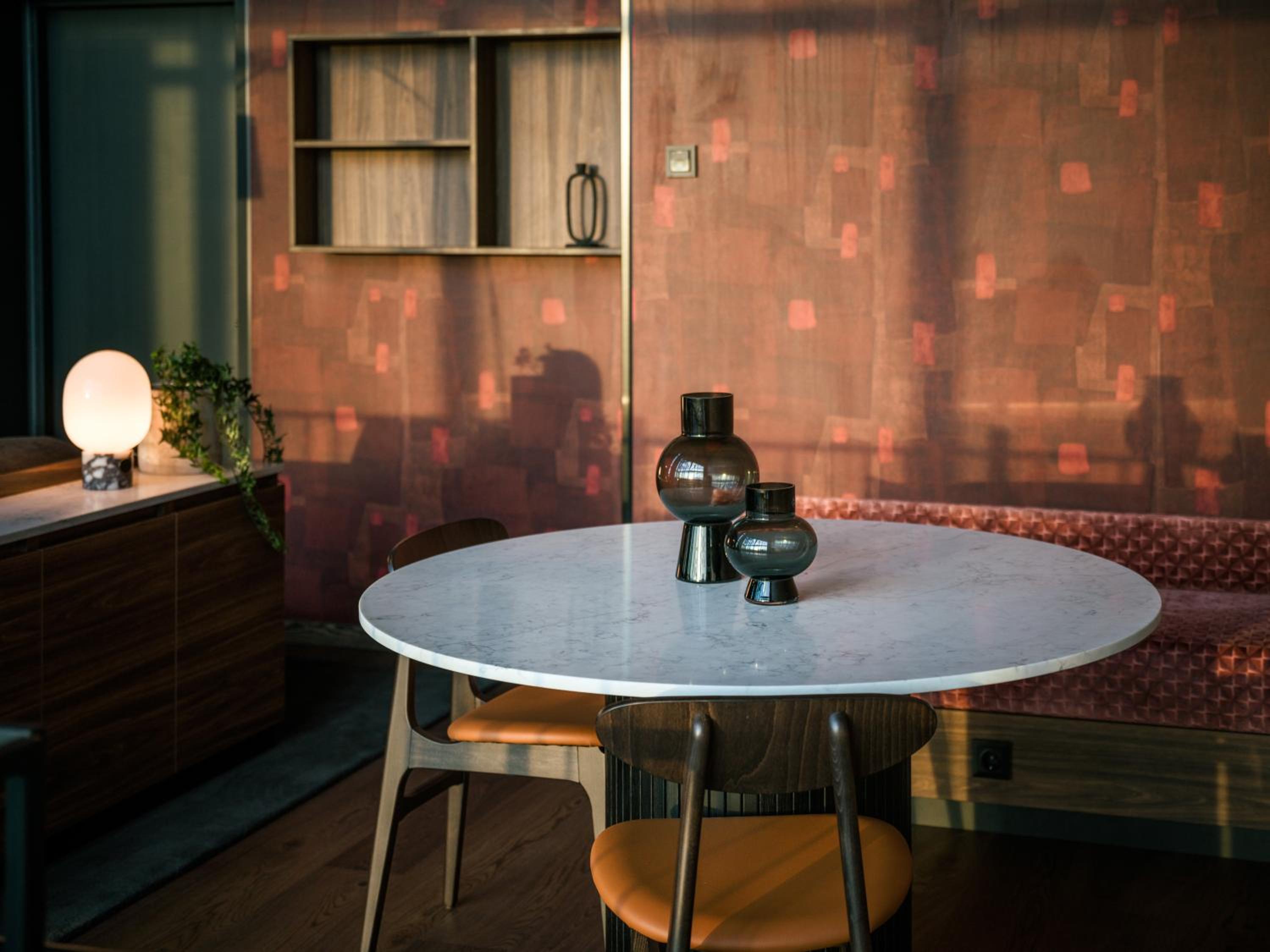 Suite - Photo 17