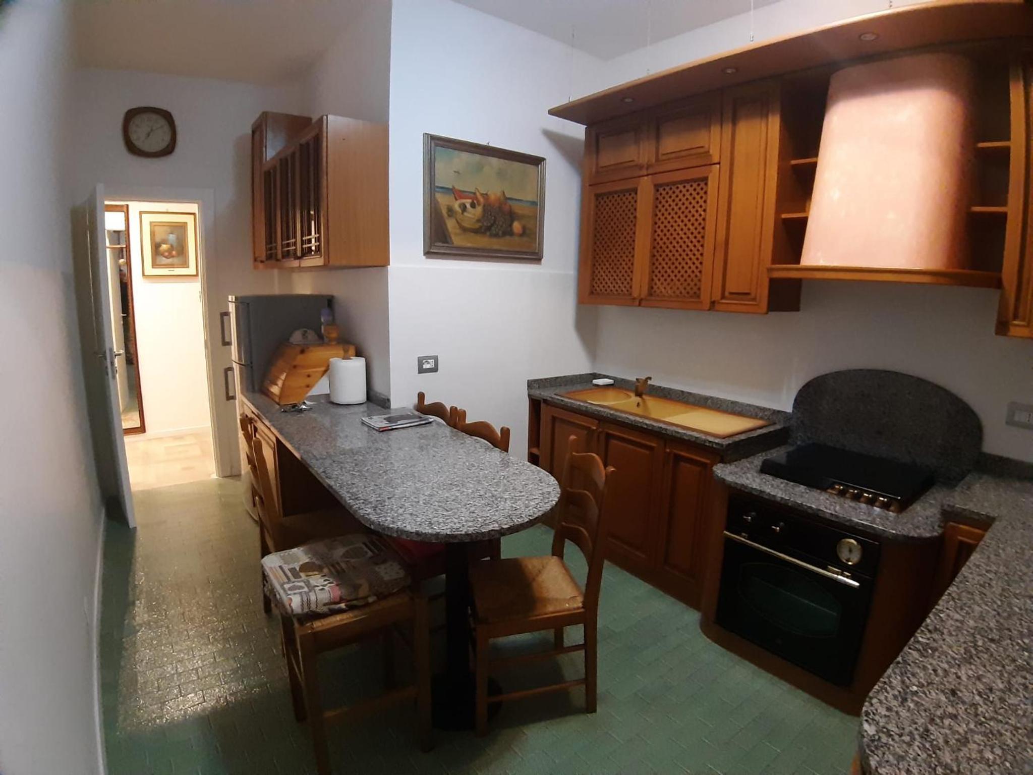 One-Bedroom Apartment photo 2